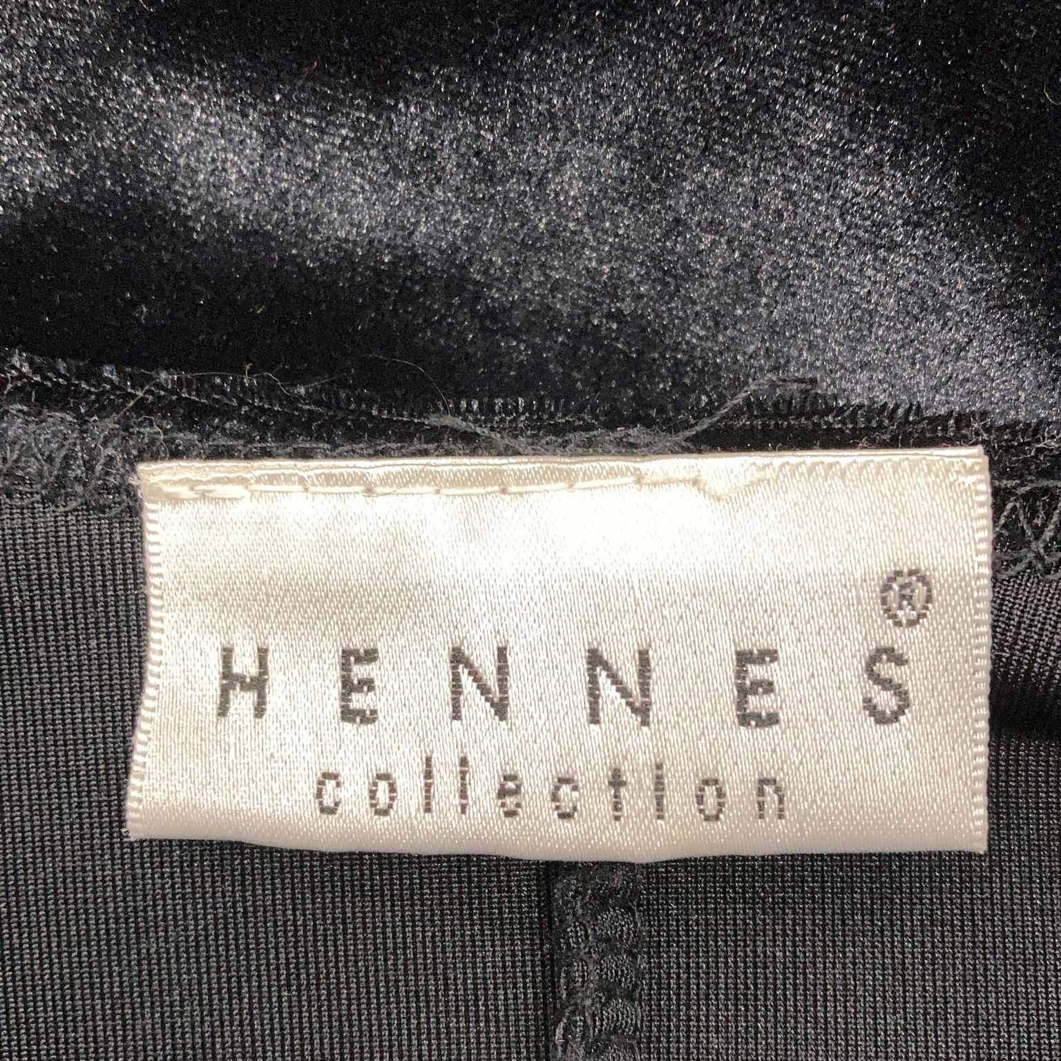 Hennes Collection