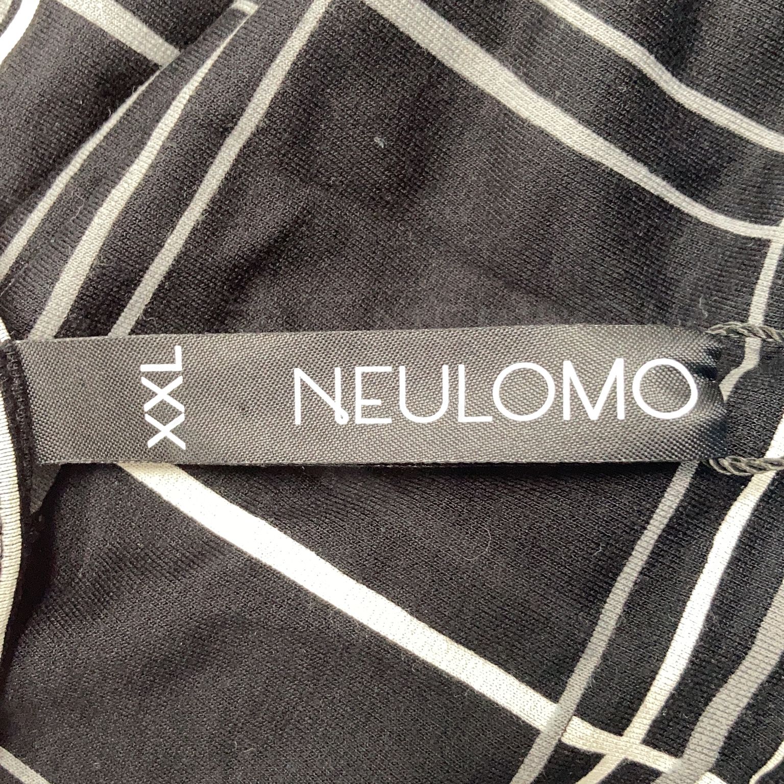 Neulomo