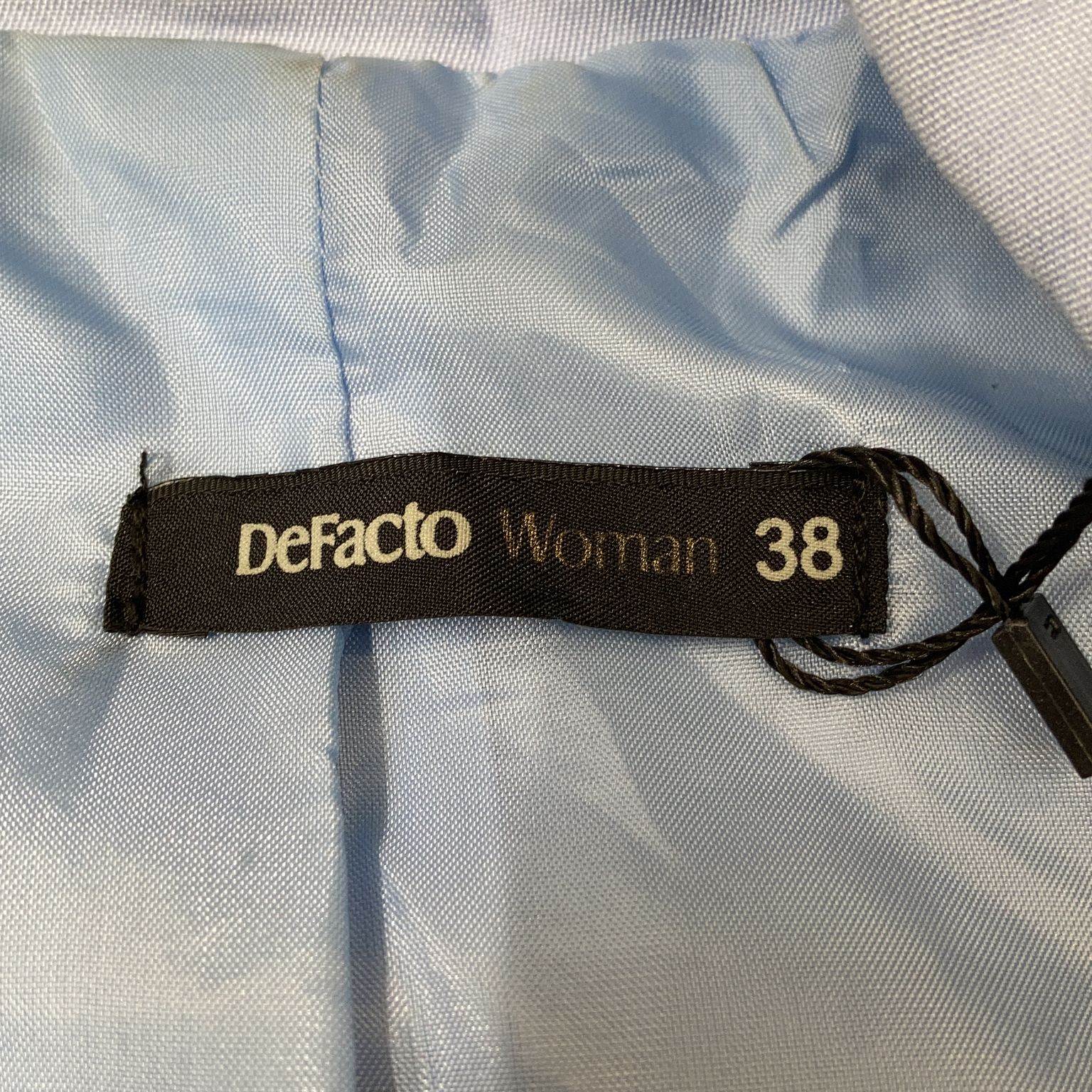 DeFacto Woman