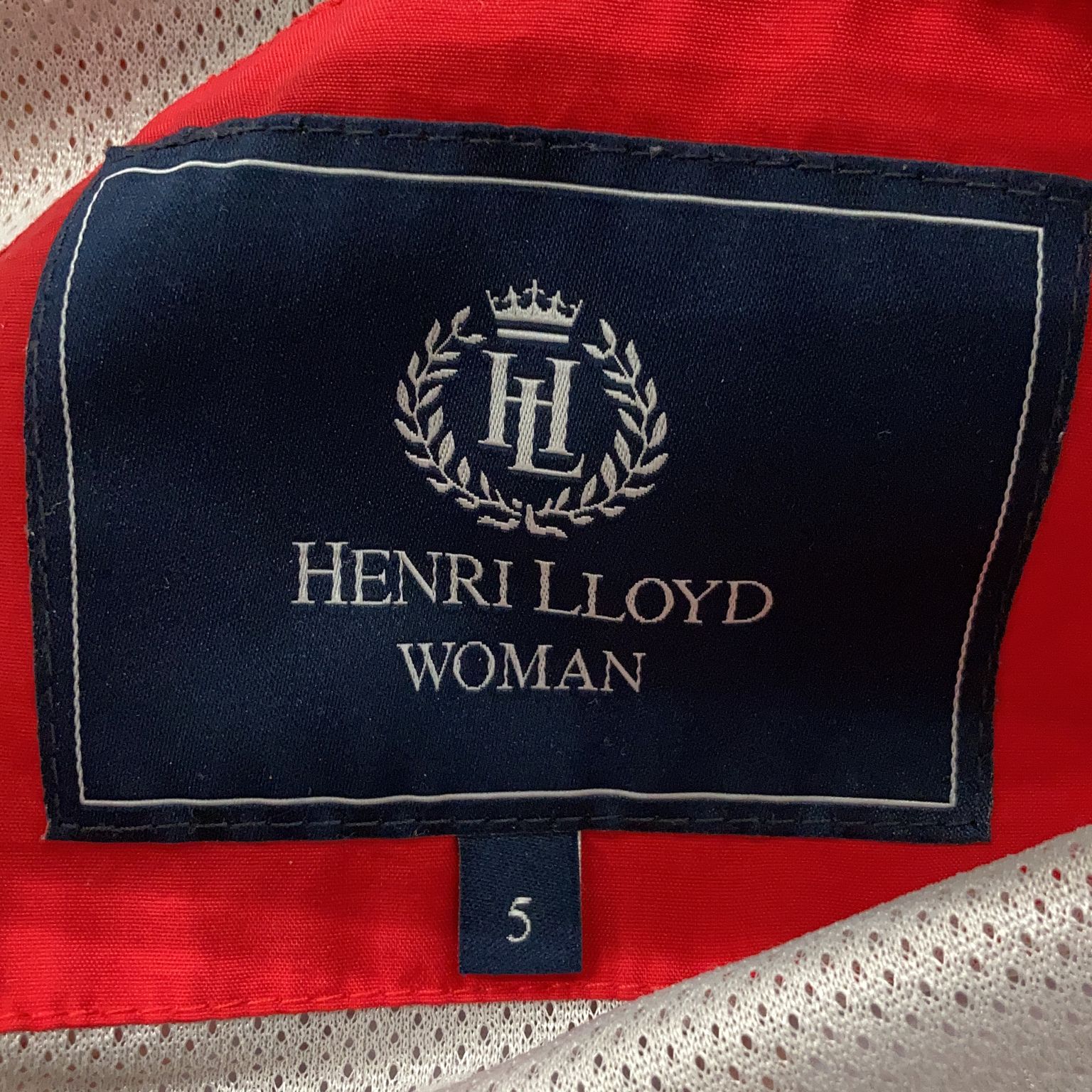 Henri Lloyd Woman