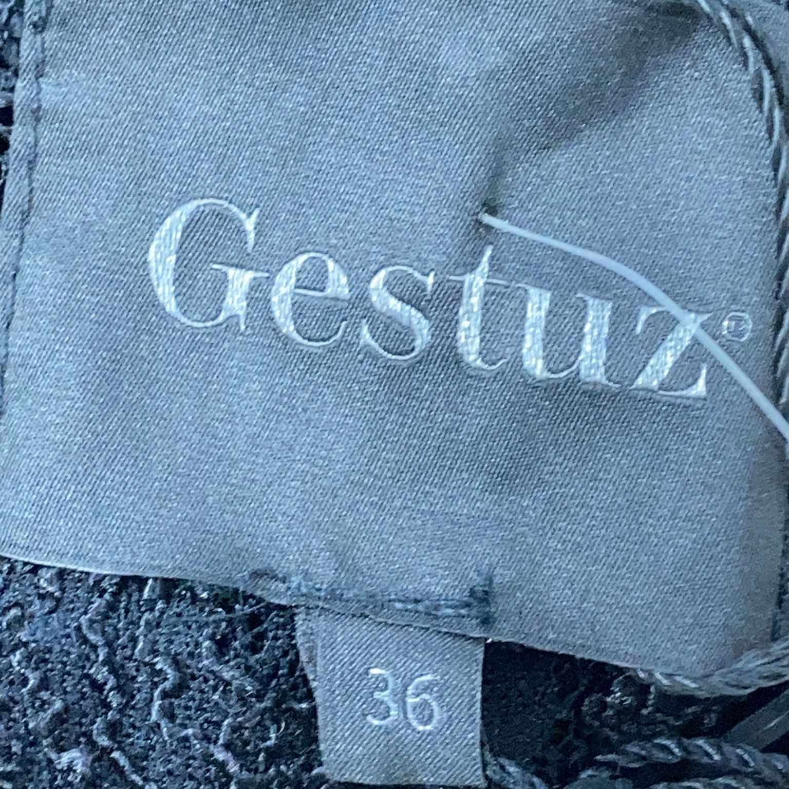 Gestuz