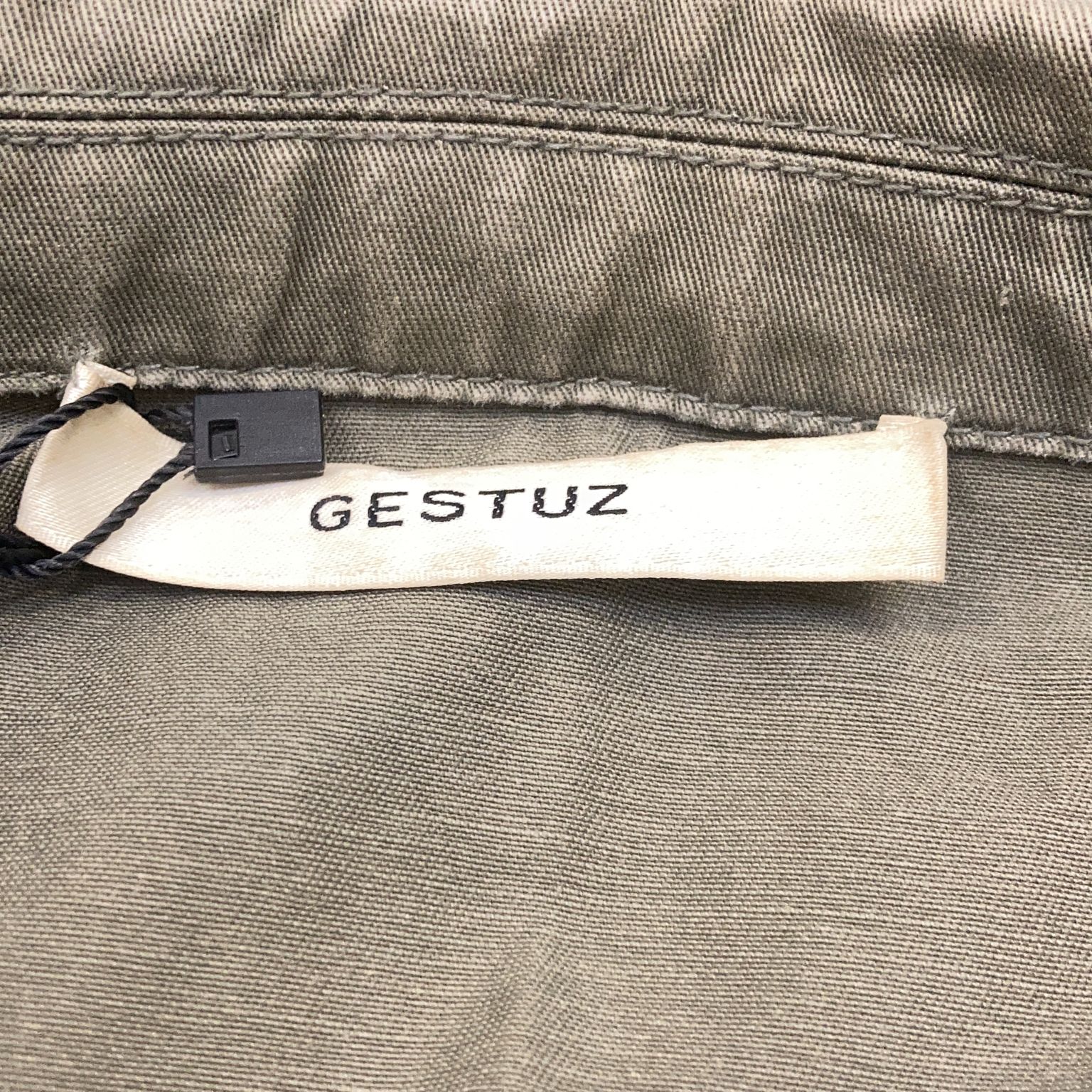 Gestuz