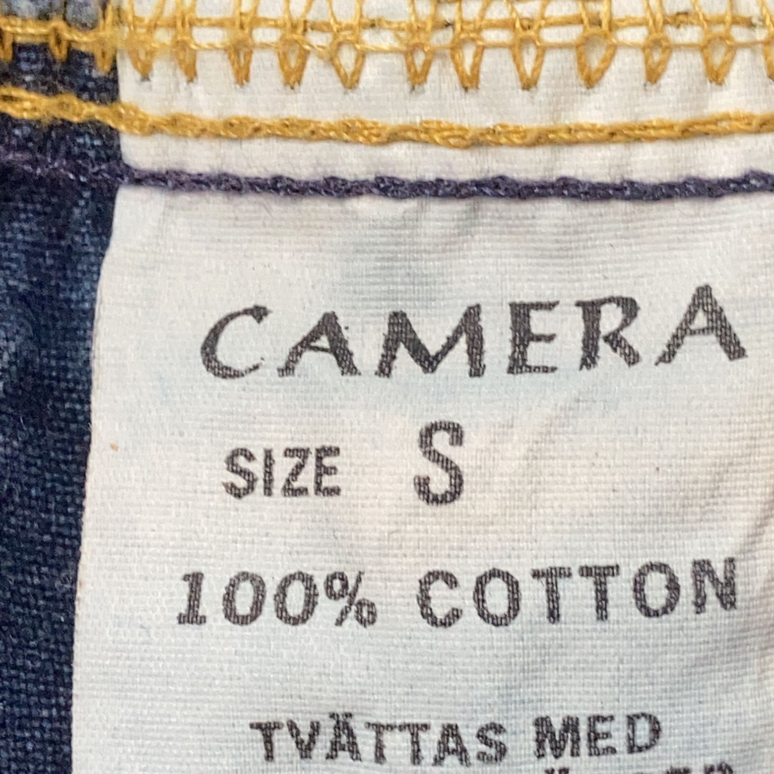 Camera jeans