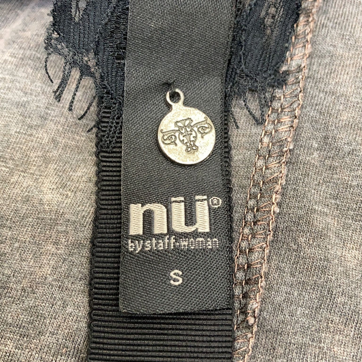 Nu