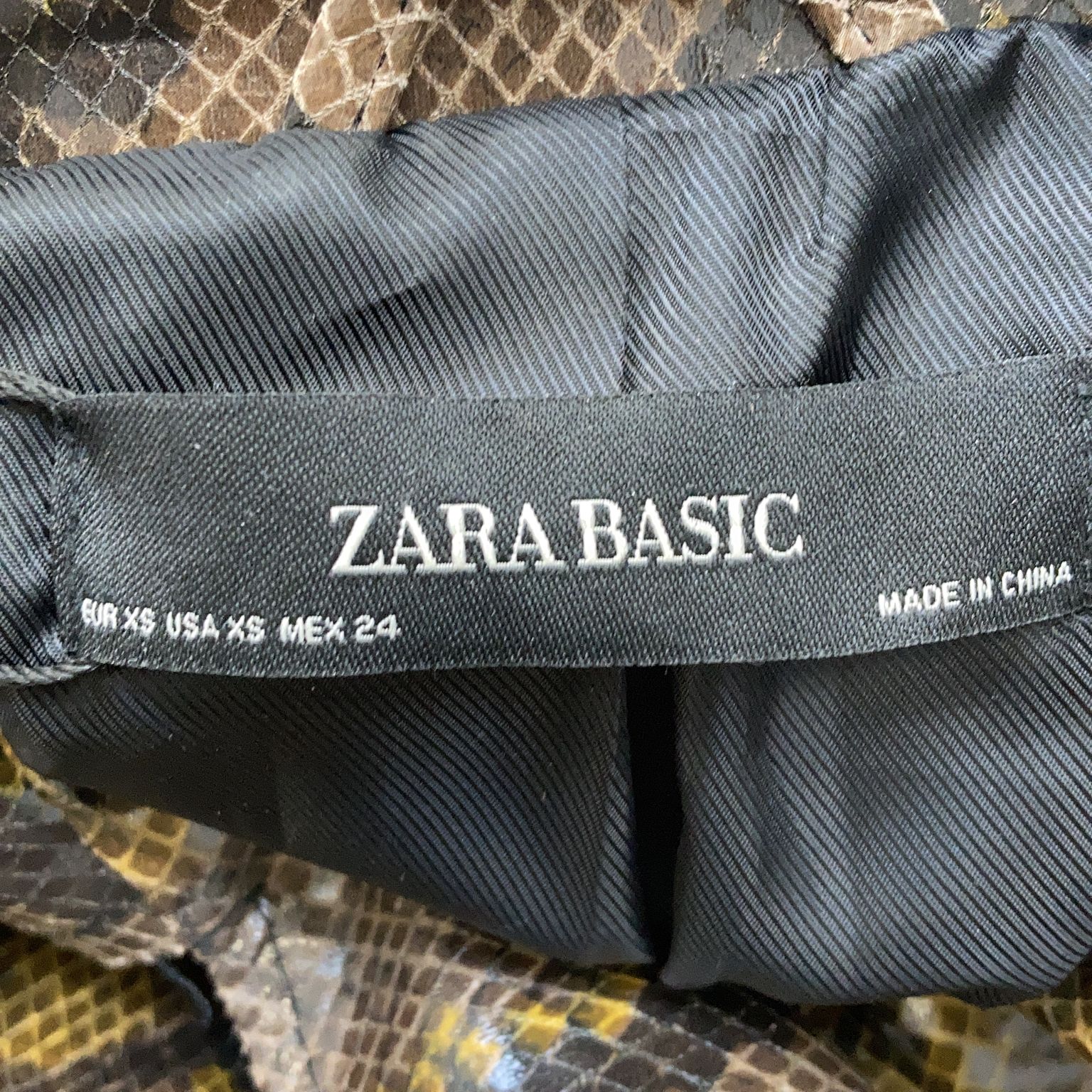 Zara Basic