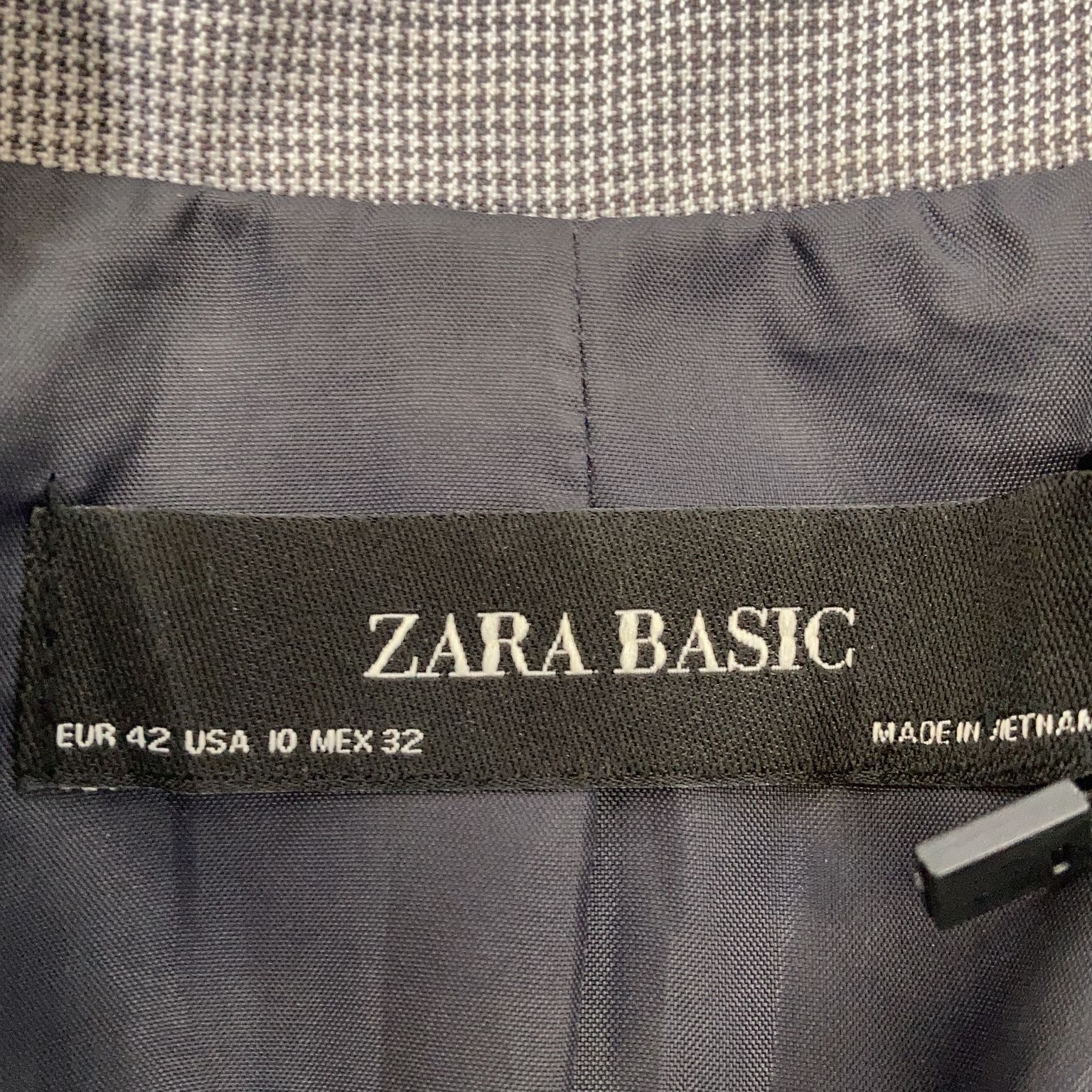 Zara Basic