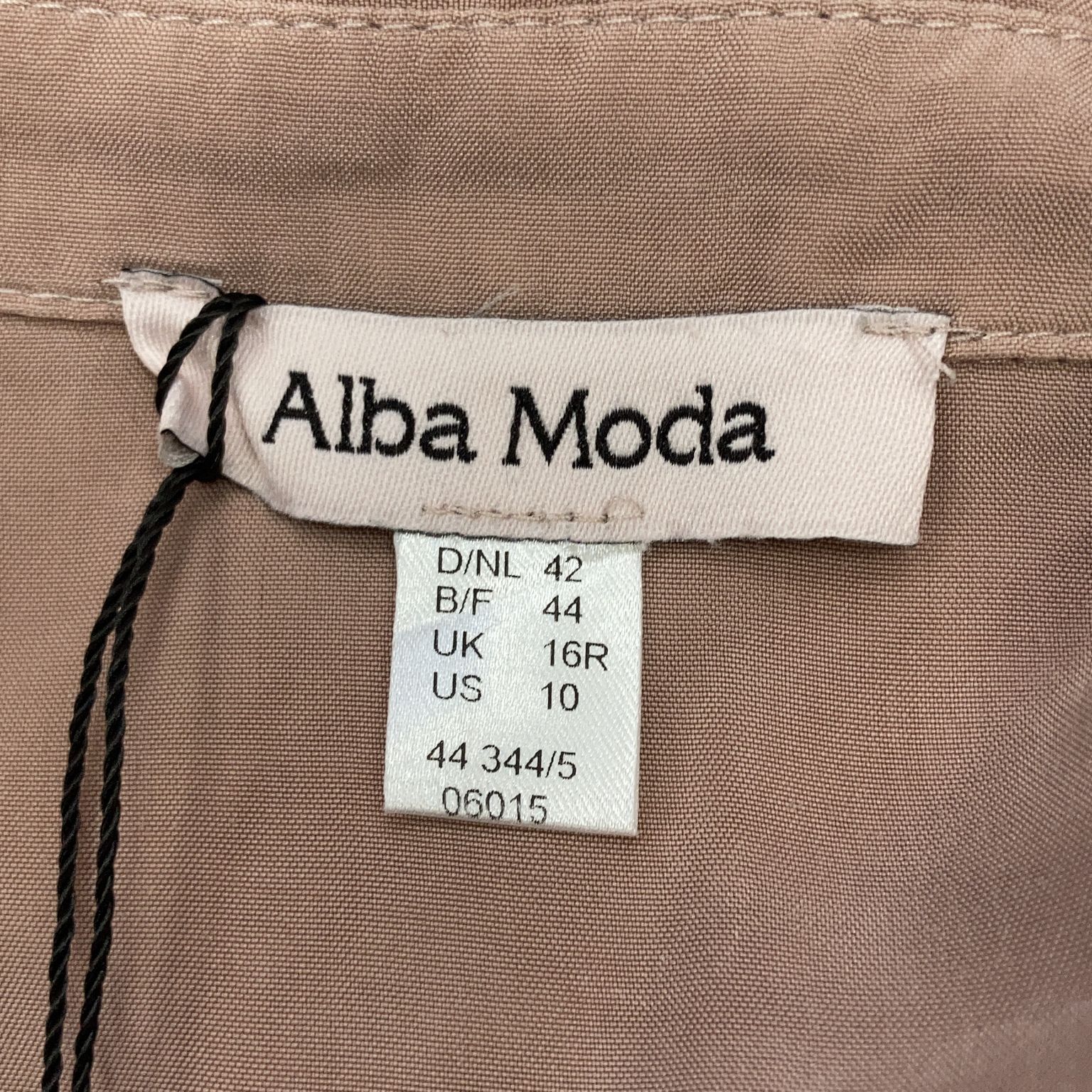 Alba Moda