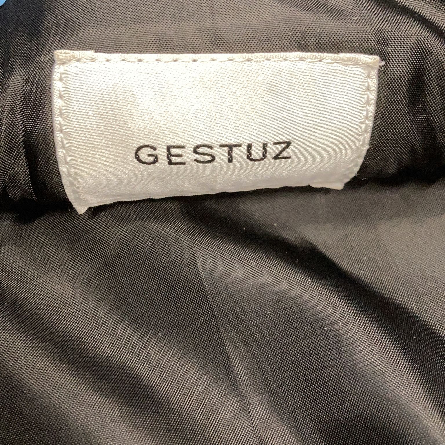 Gestuz