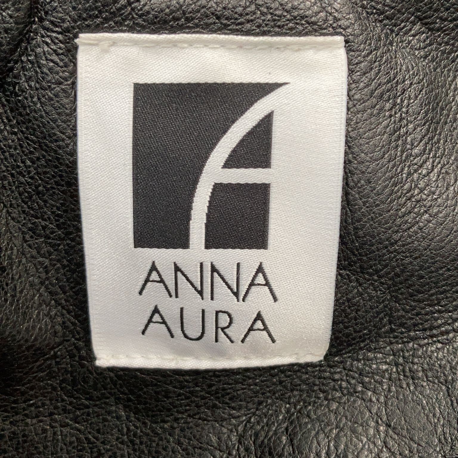 Anna Aura