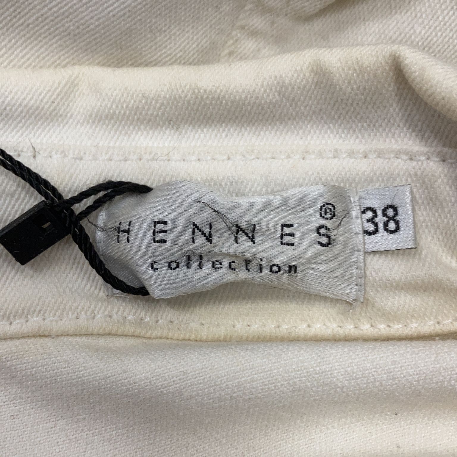 Hennes Collection