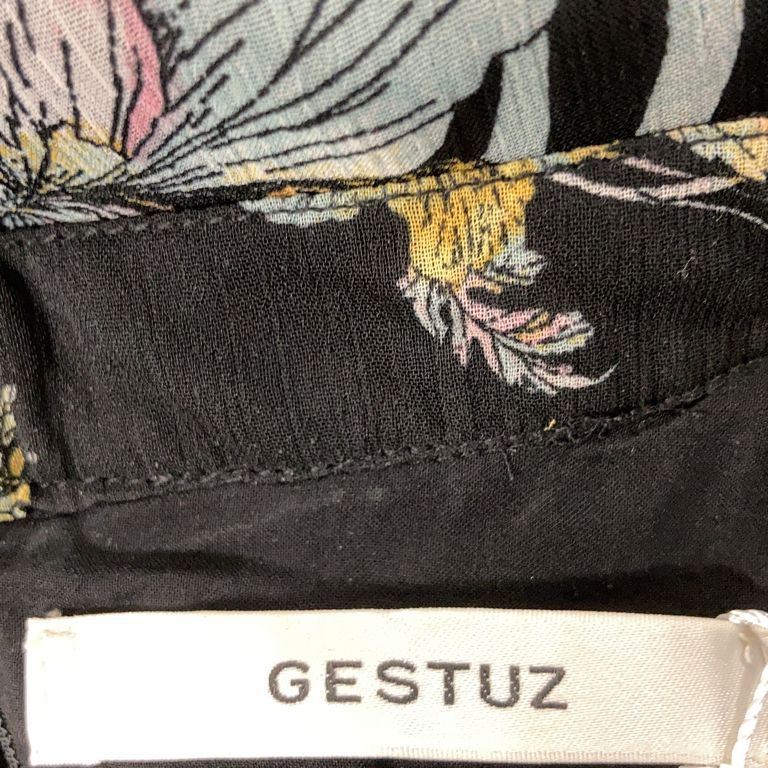 Gestuz