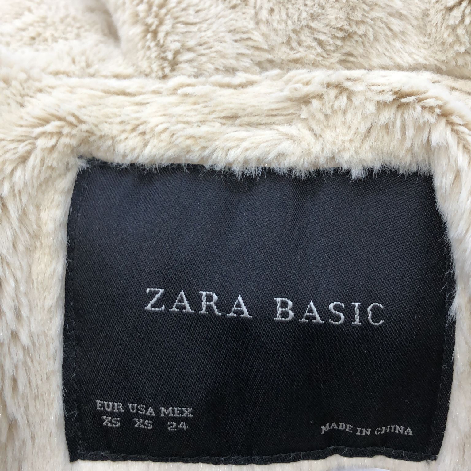 Zara Basic