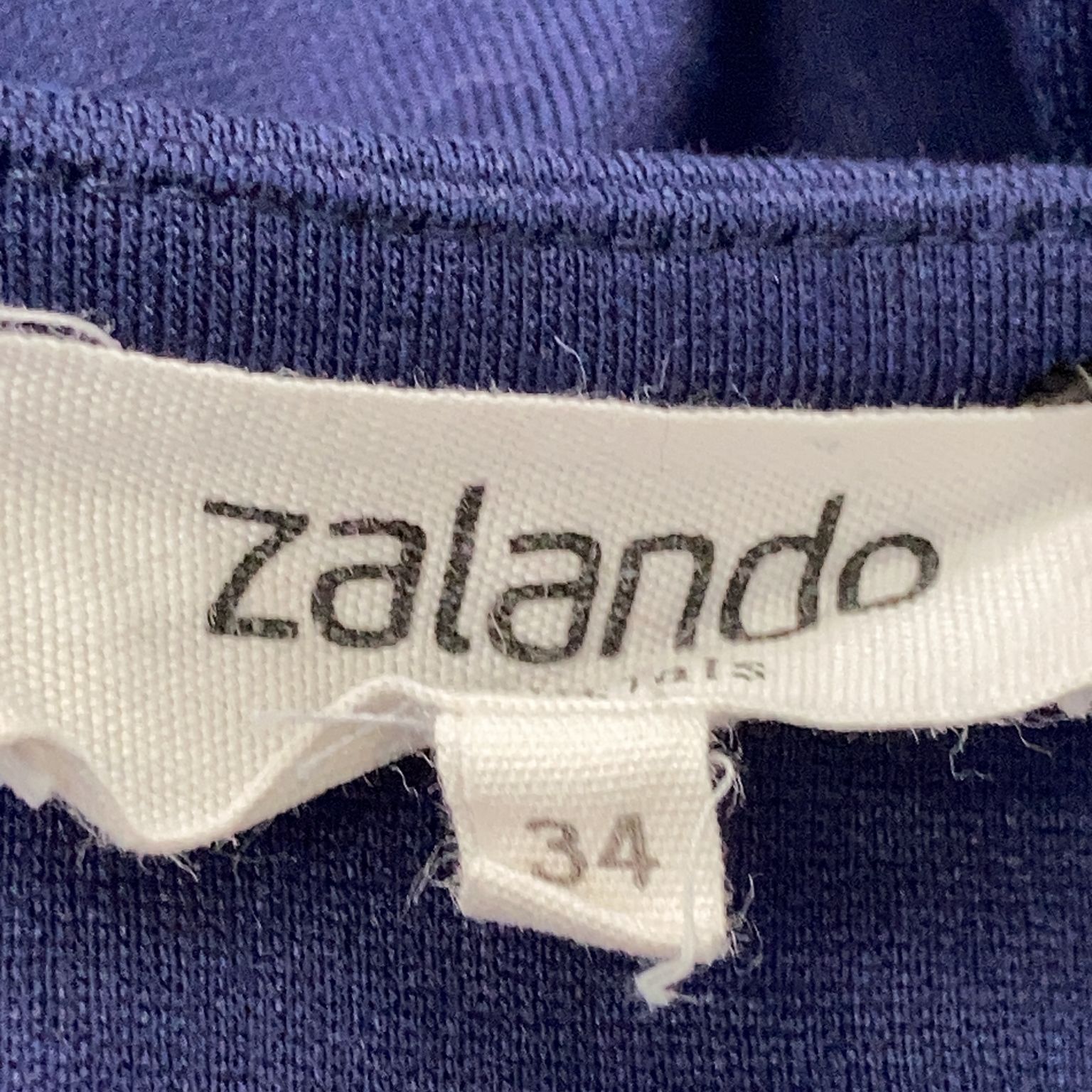 Zalando Essentials