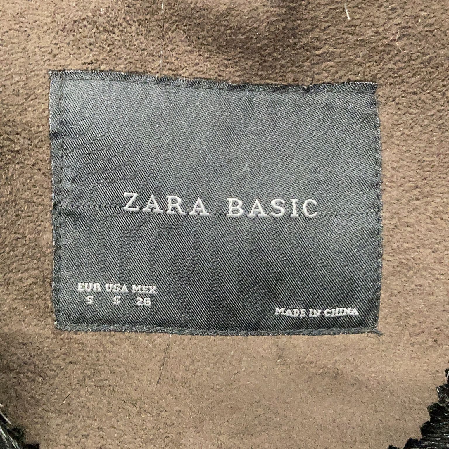 Zara Basic