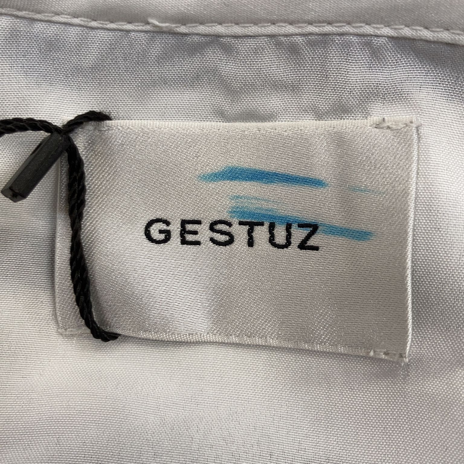 Gestuz