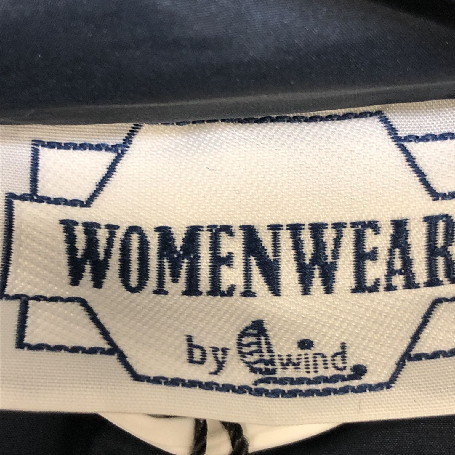 Womenwear by Wind