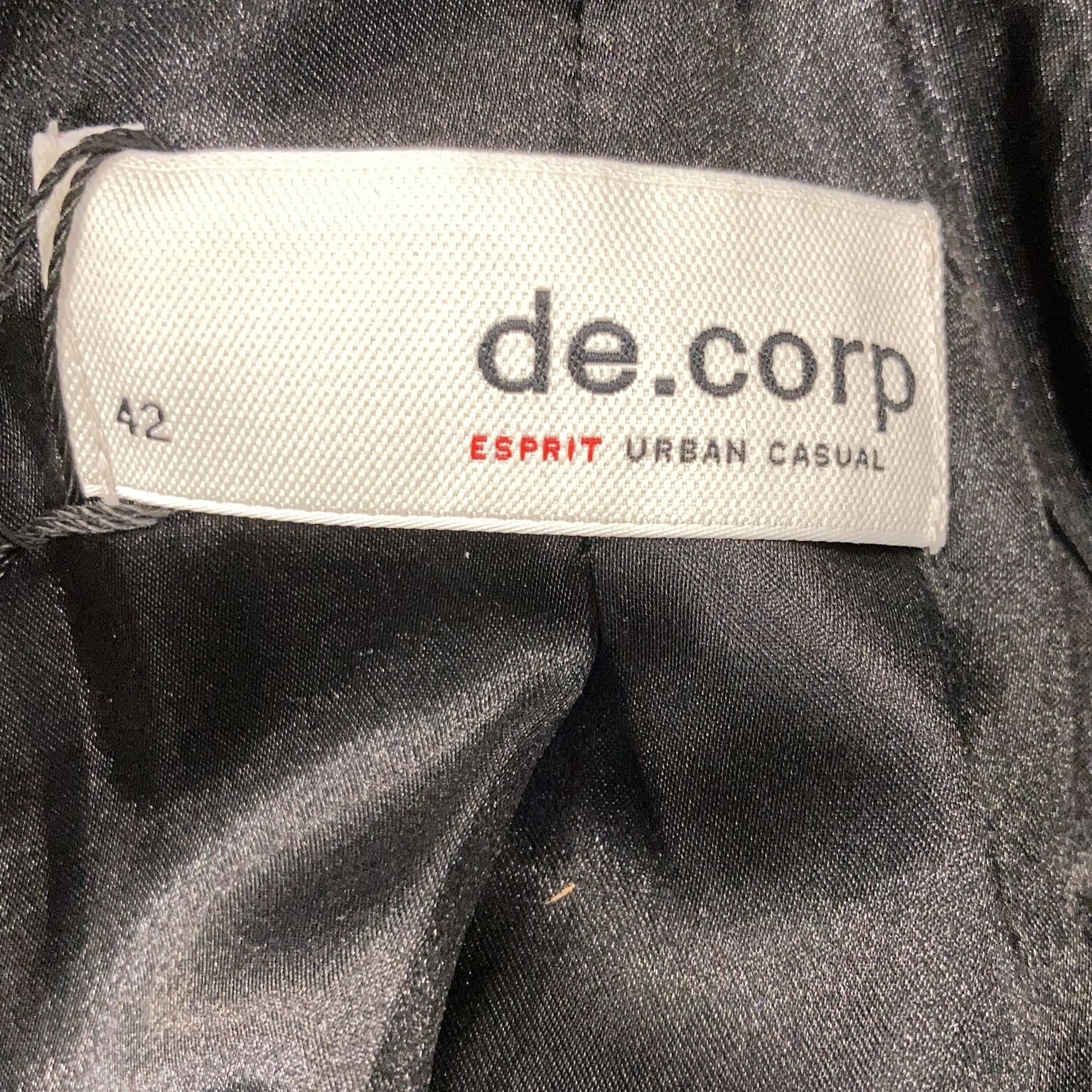 De. Corp