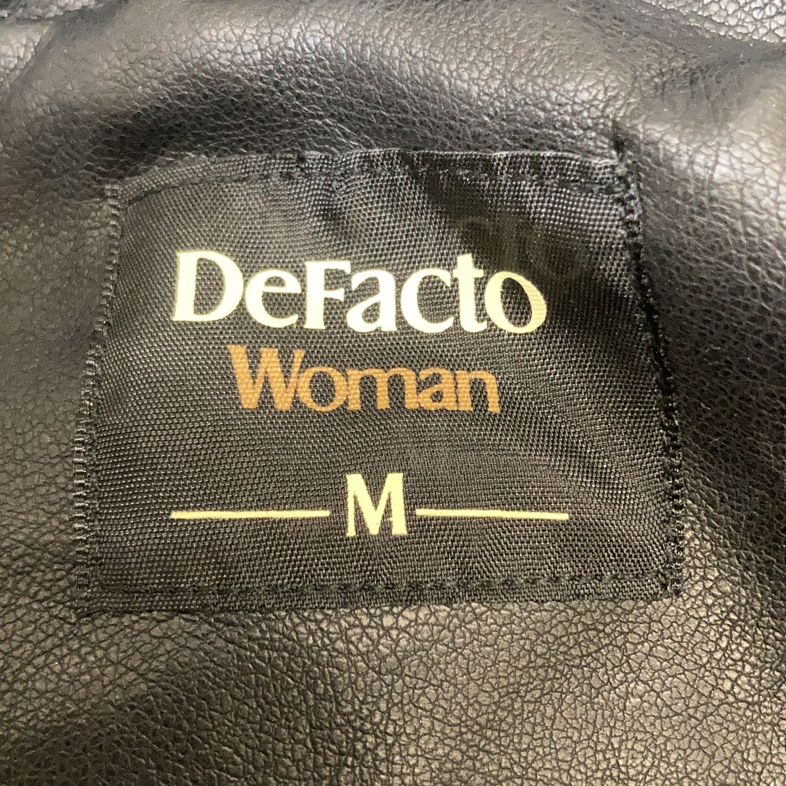 DeFacto Woman