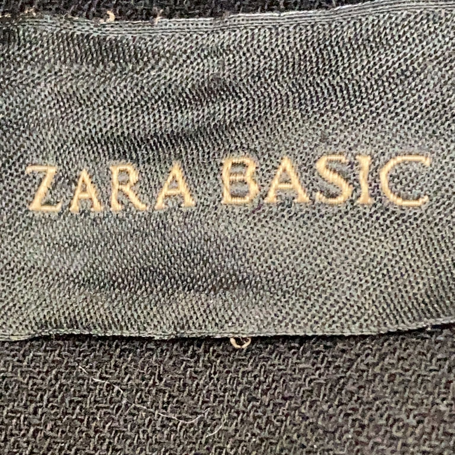 Zara Basic