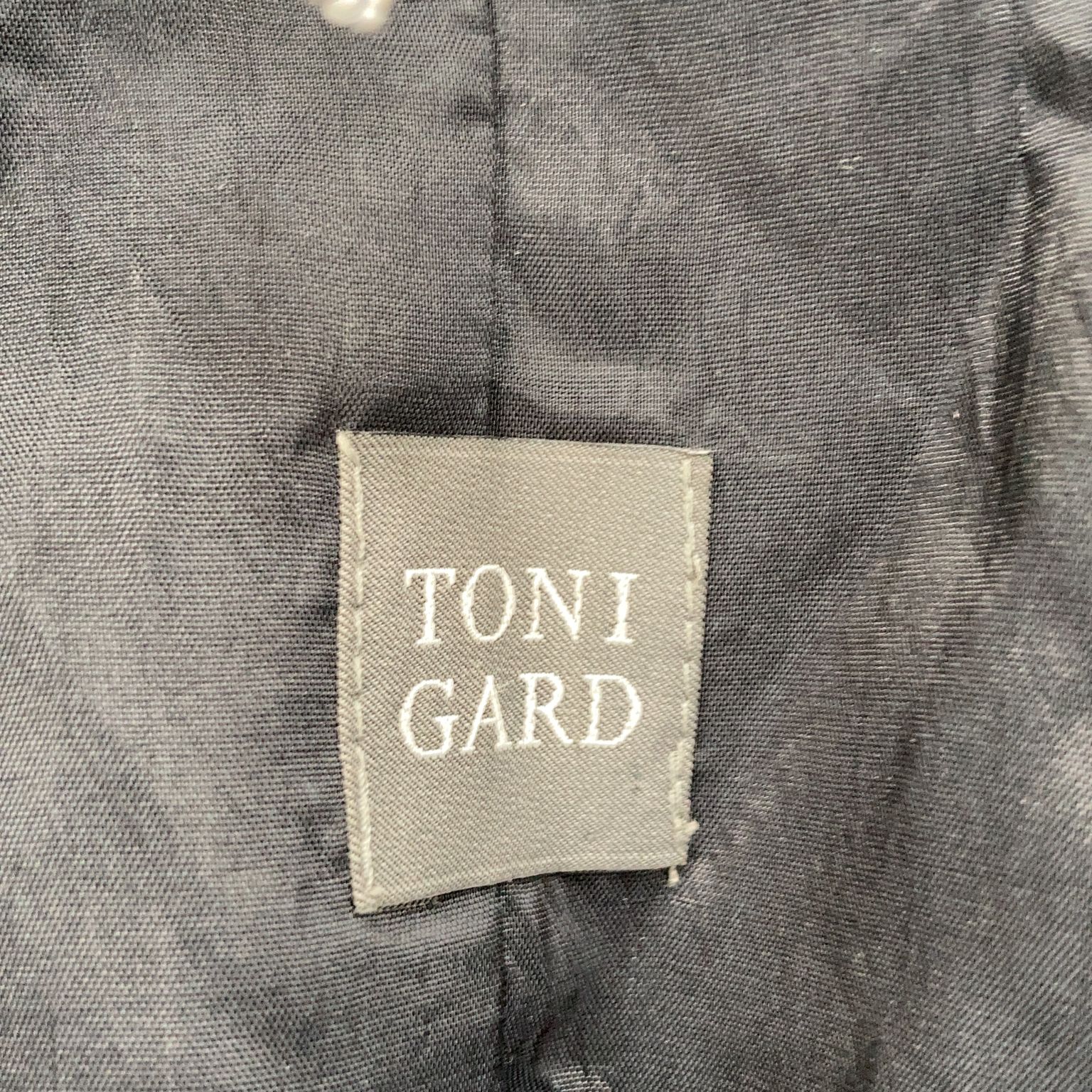 Toni Gard