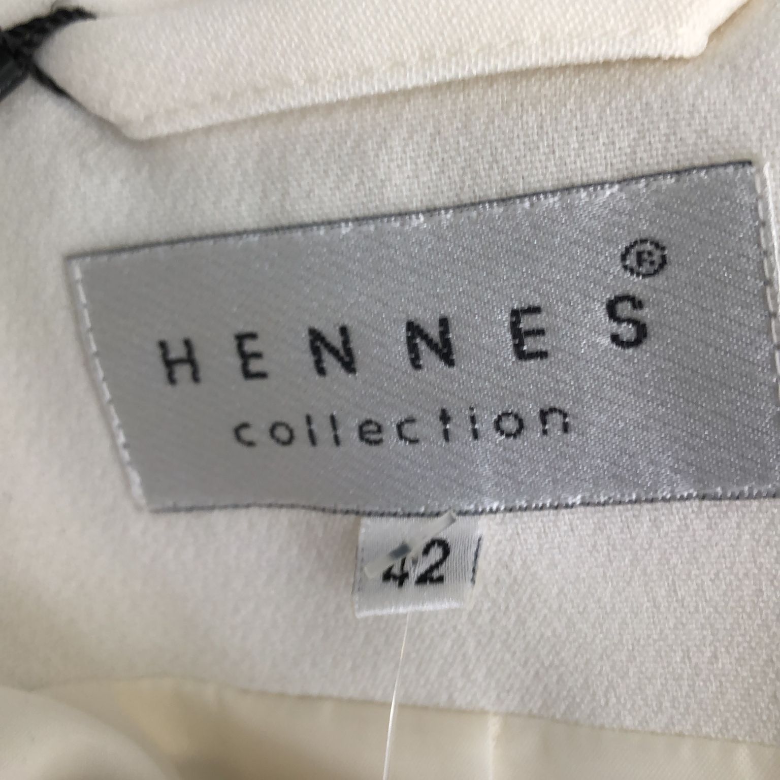 Hennes Collection