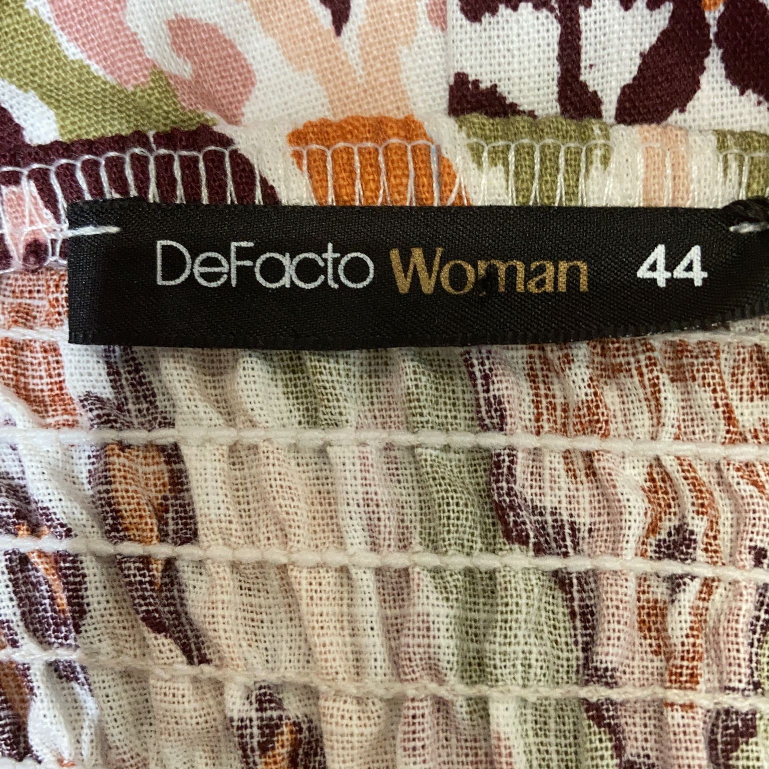 DeFacto Woman