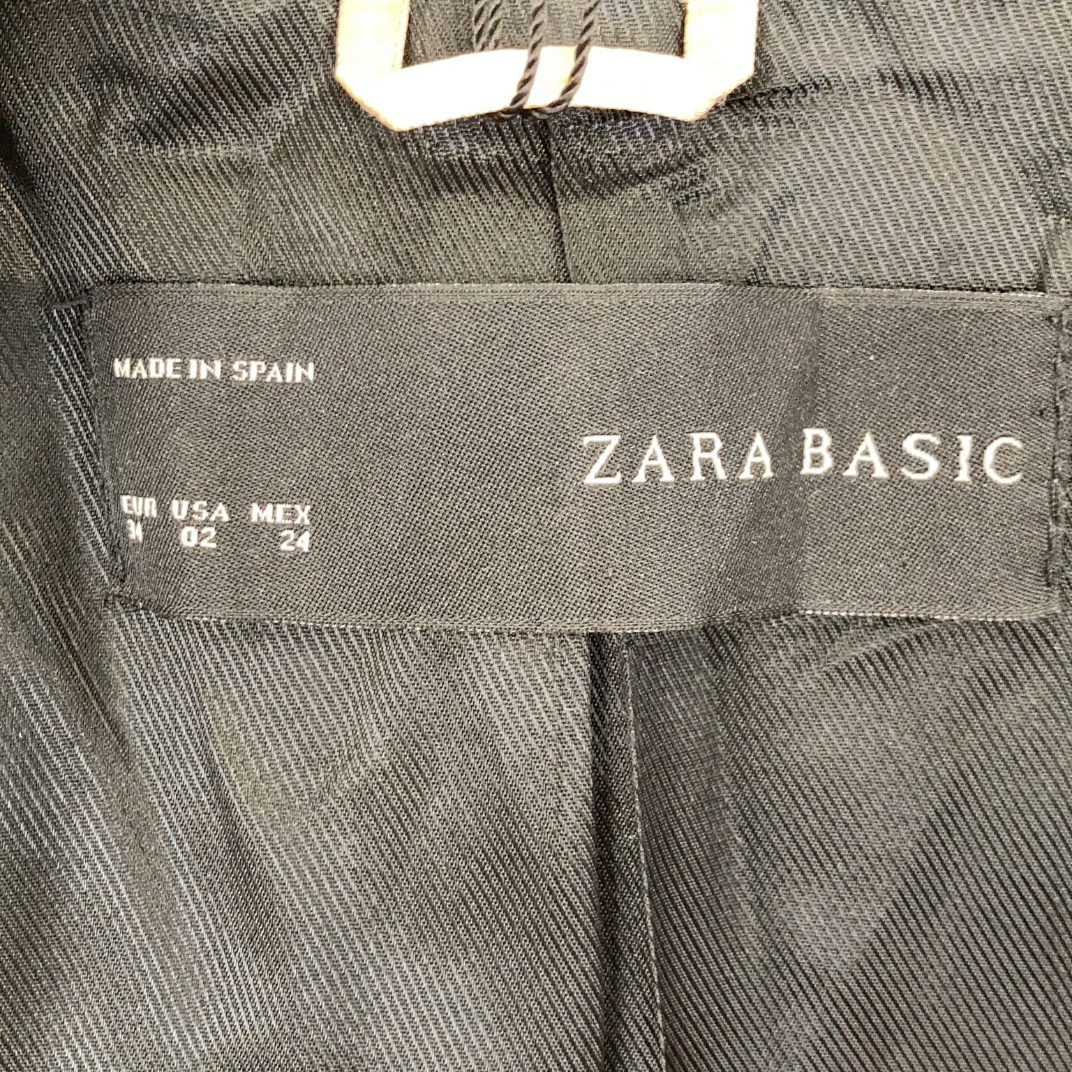 Zara Basic