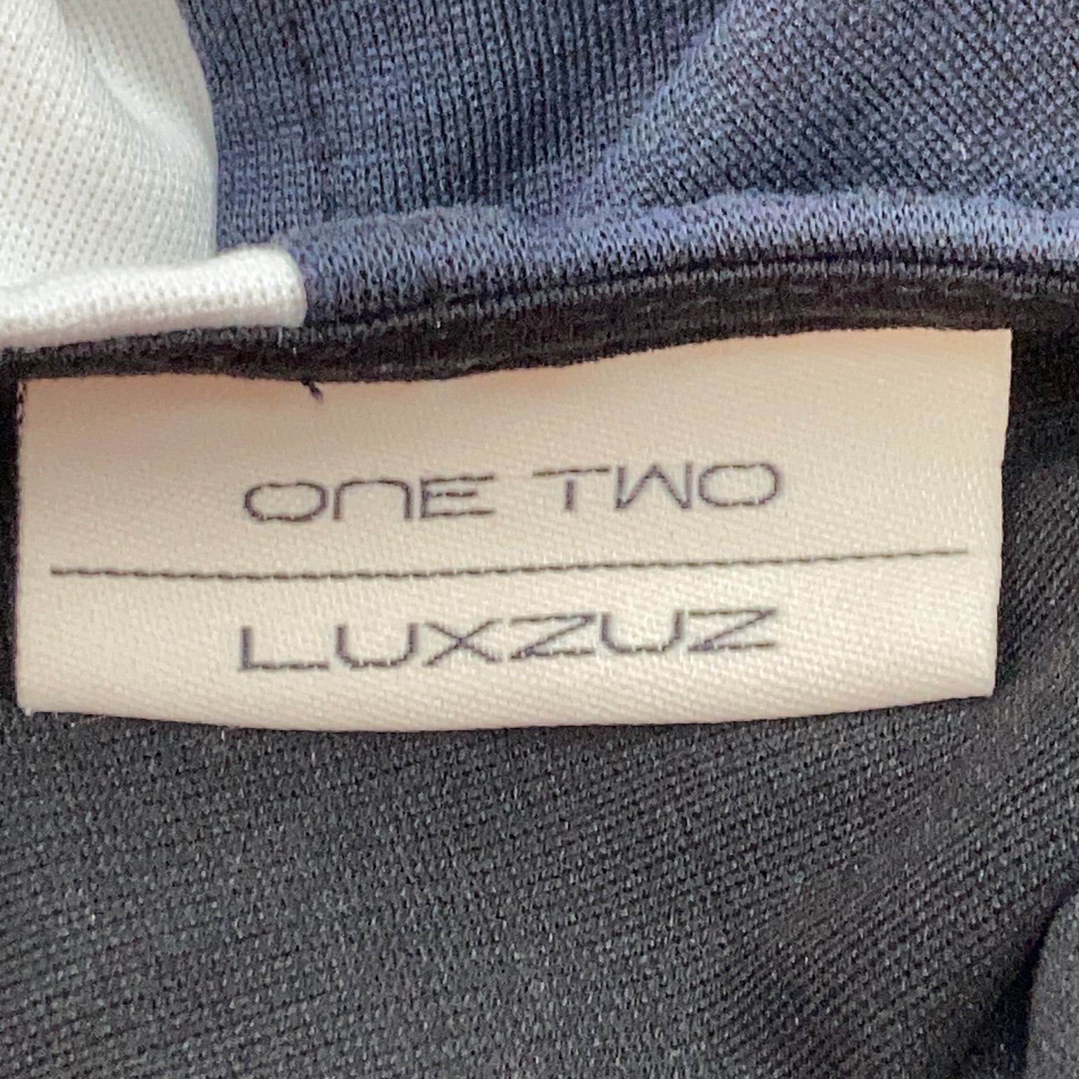 One Two  Luxzuz