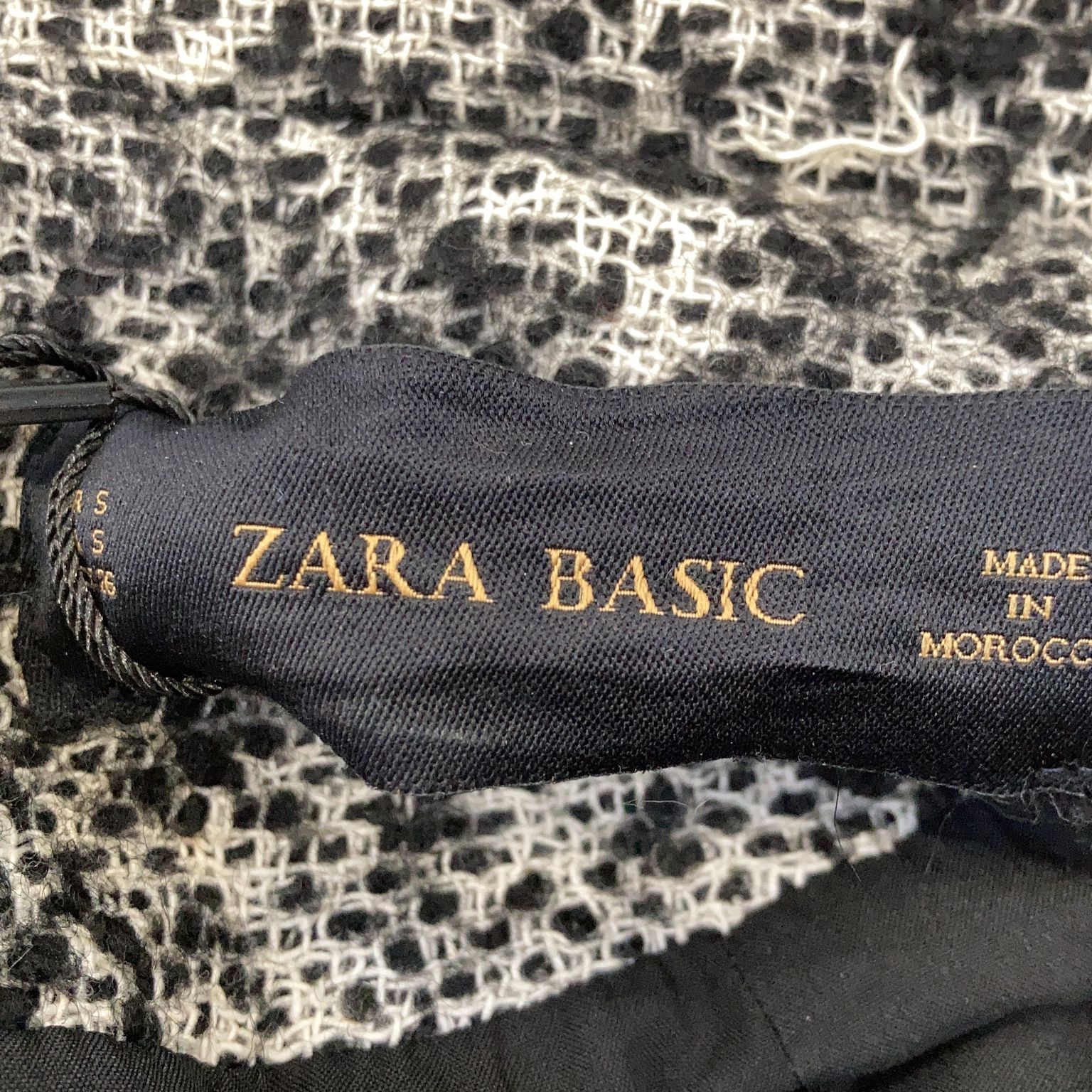 Zara Basic