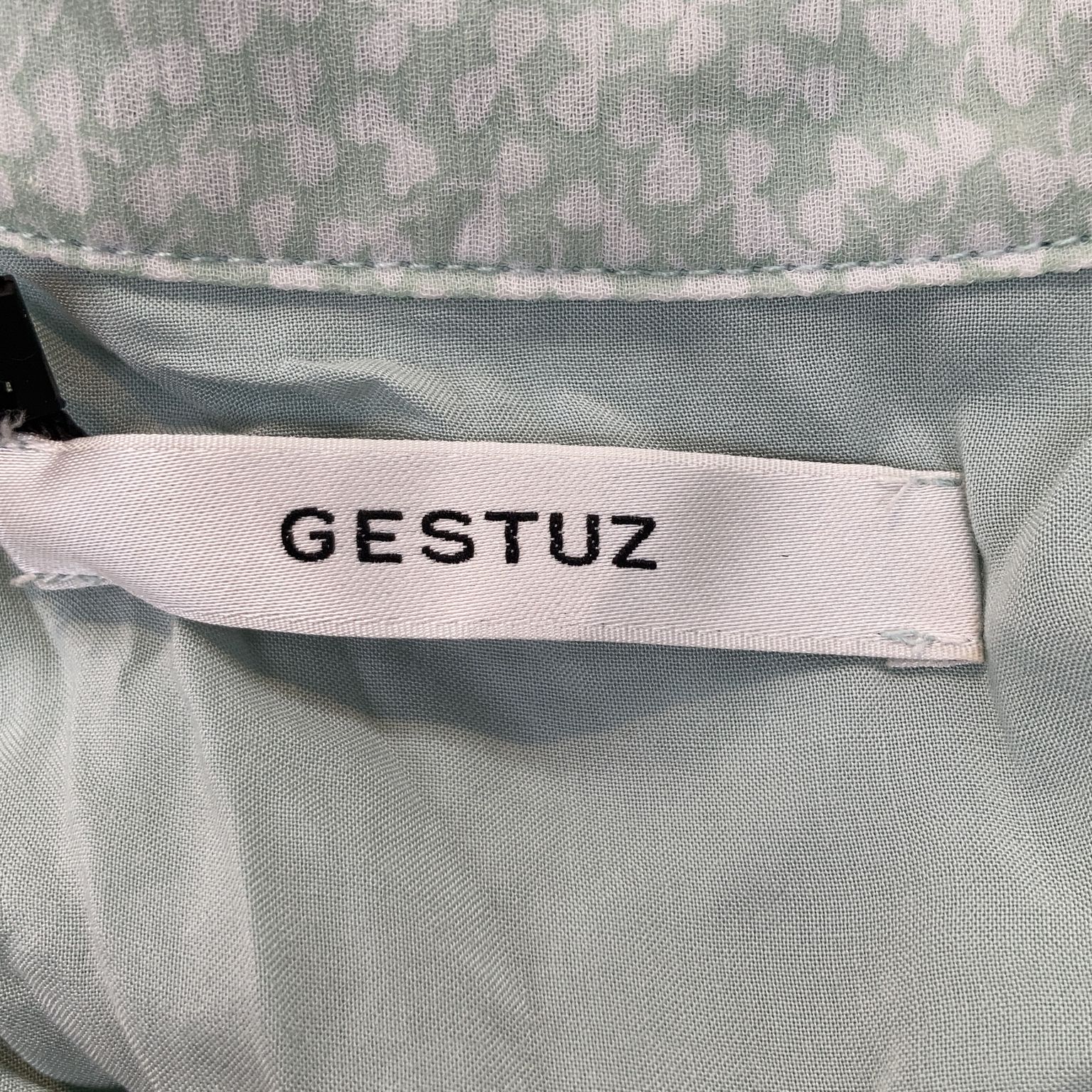 Gestuz