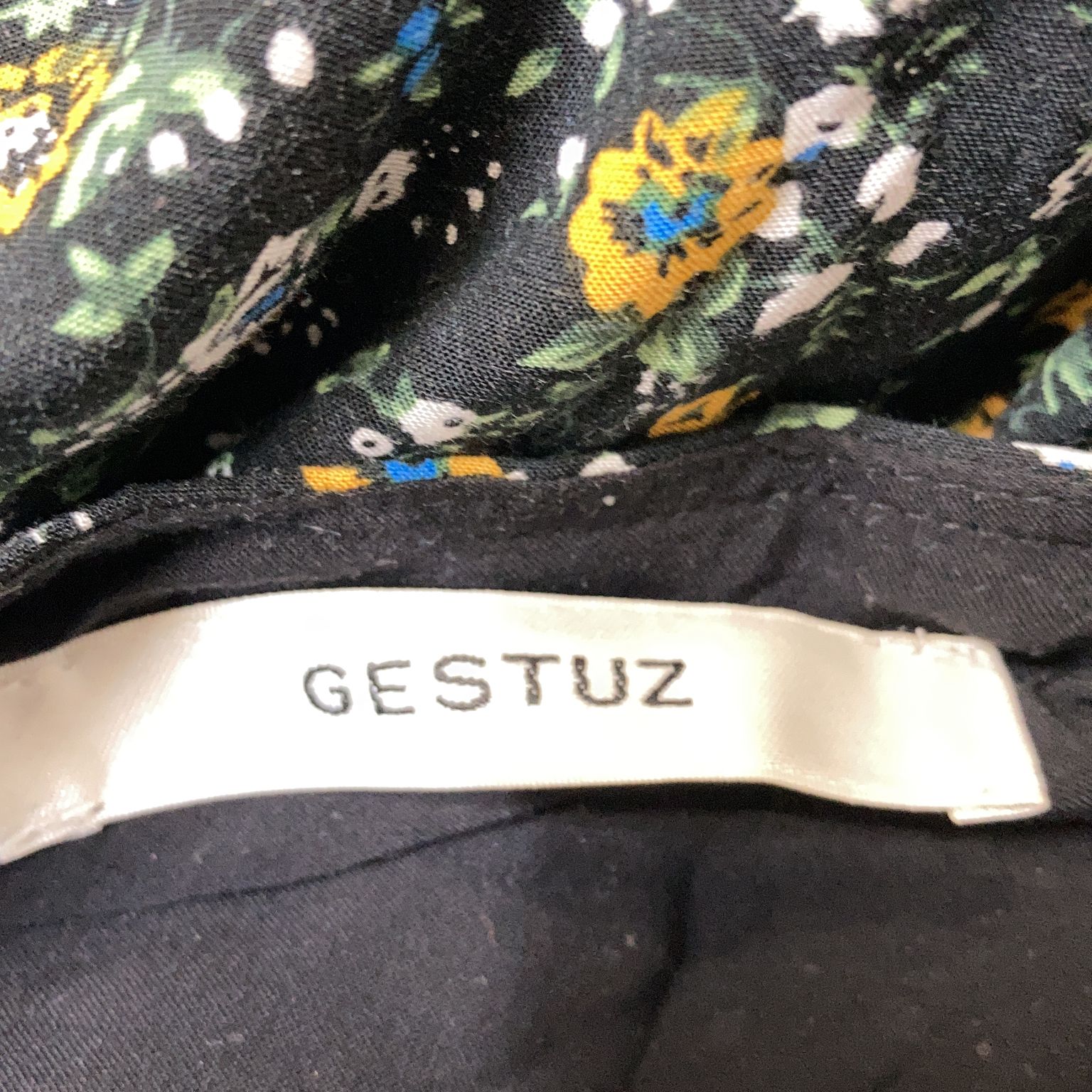 Gestuz