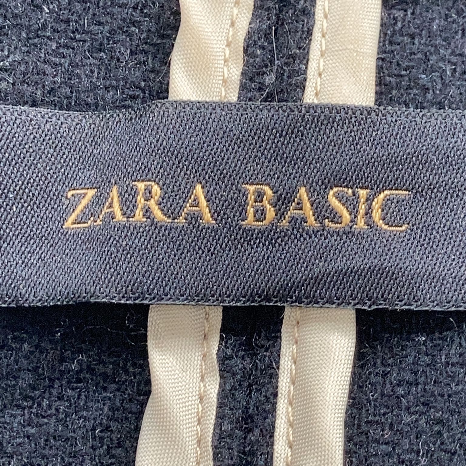 Zara Basic