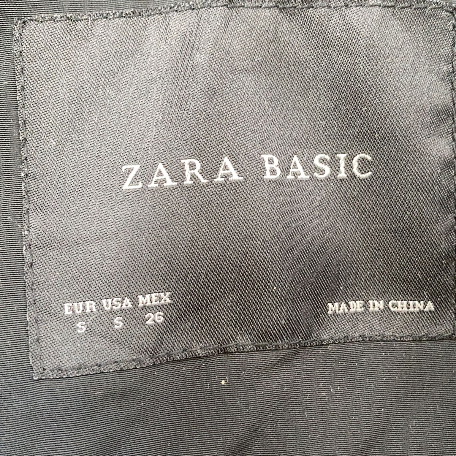 Zara Basic