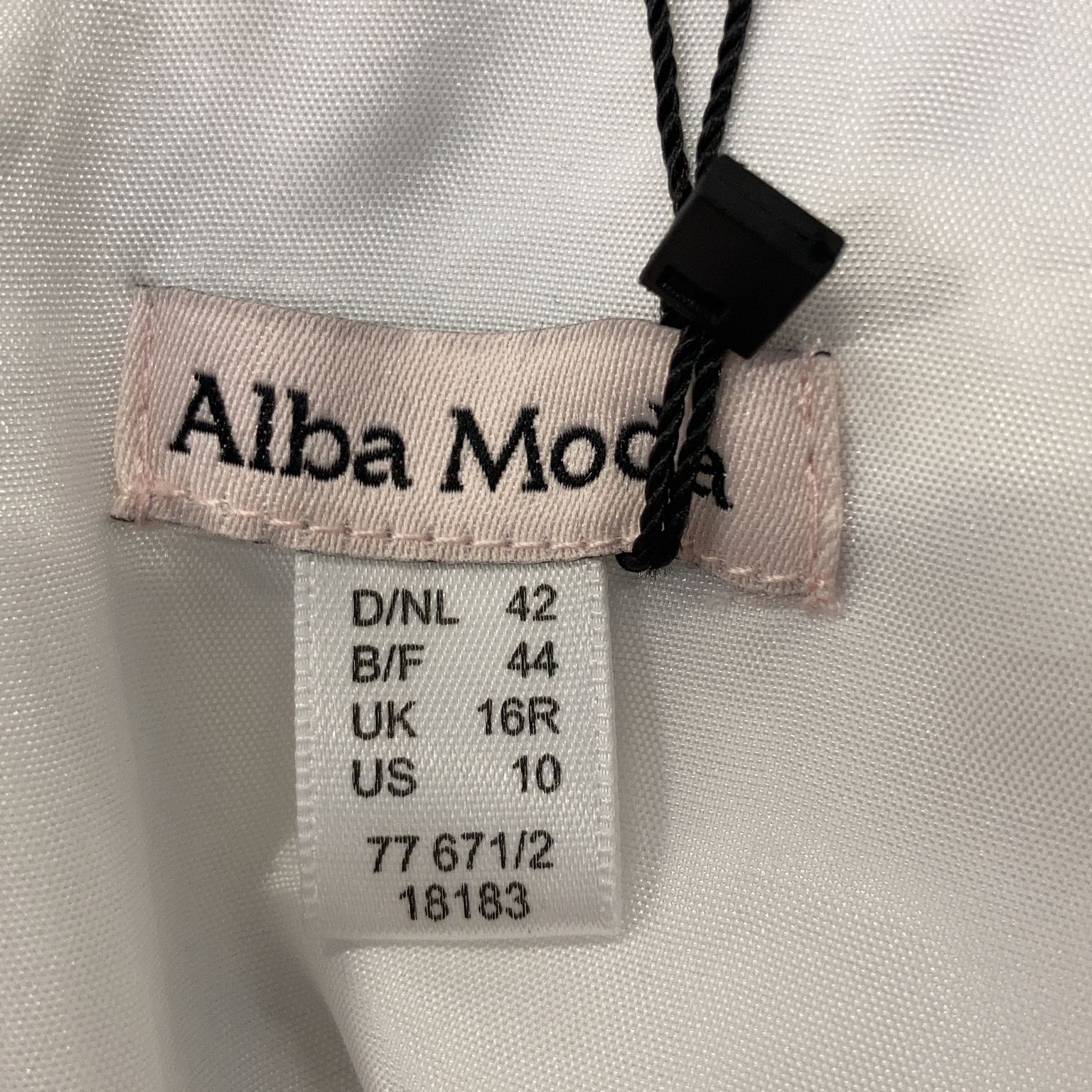 Alba Moda