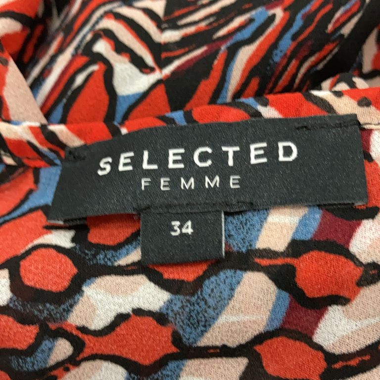 Selected Femme