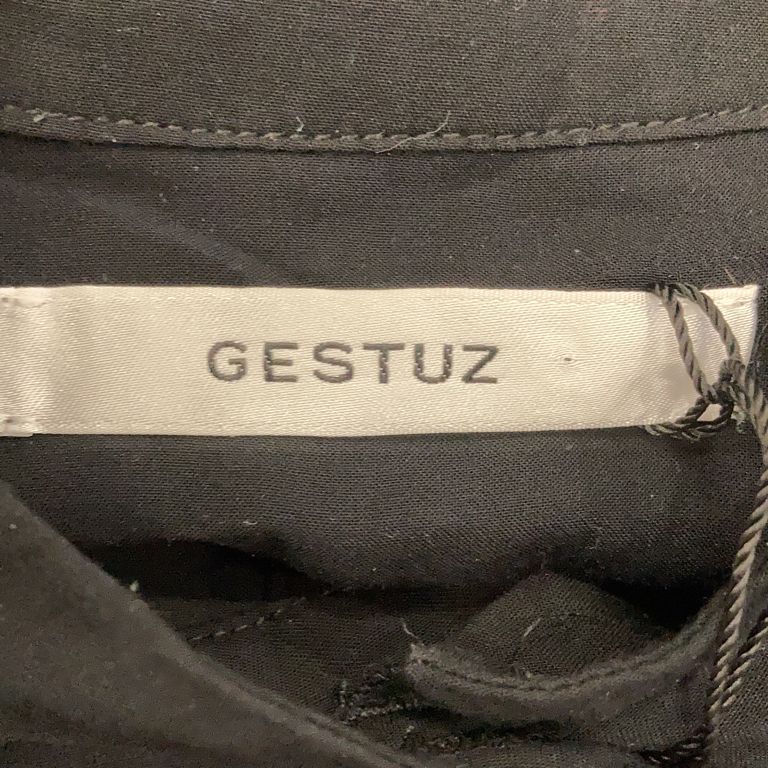 Gestuz