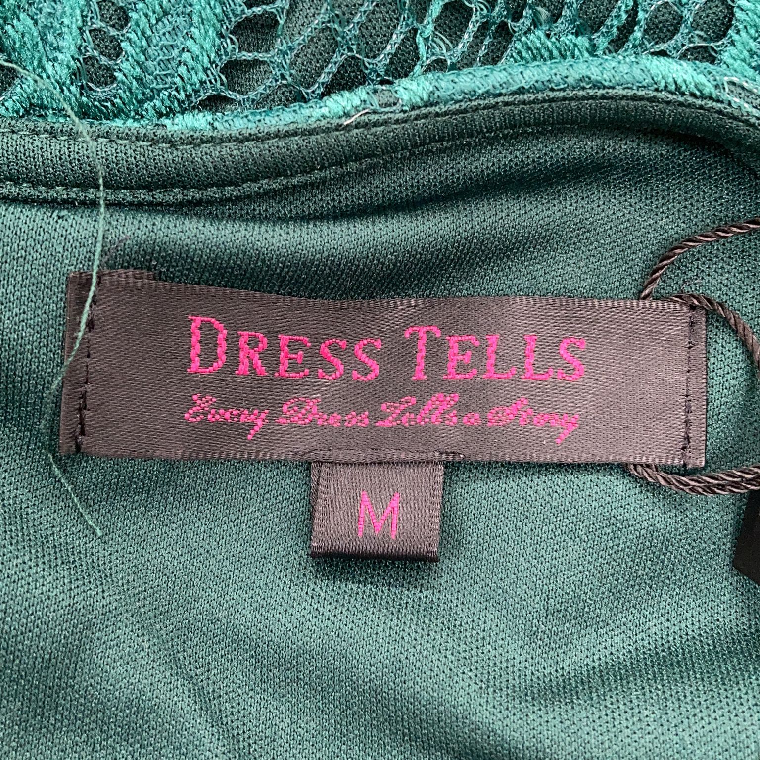 Dress Tells