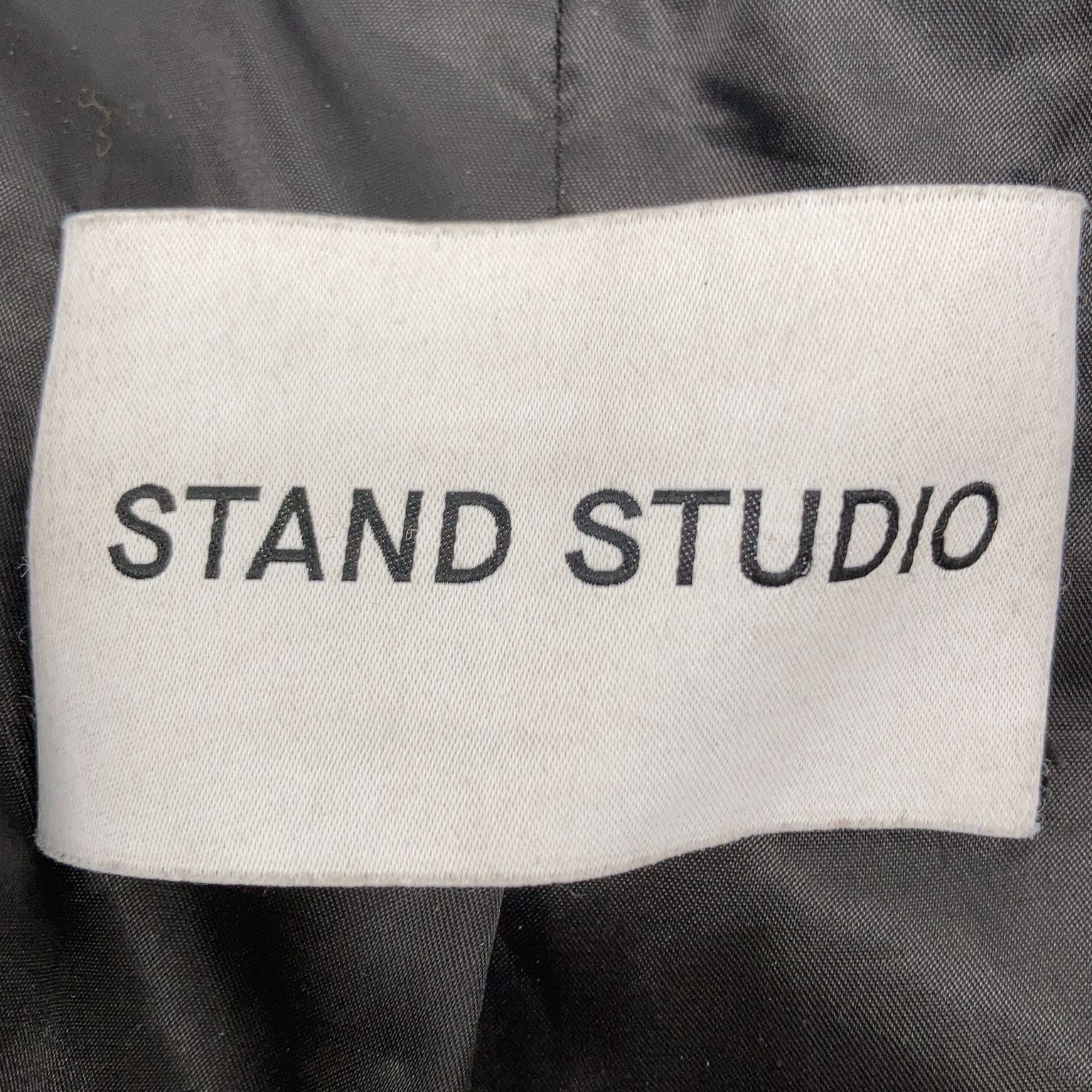 Stand Studio