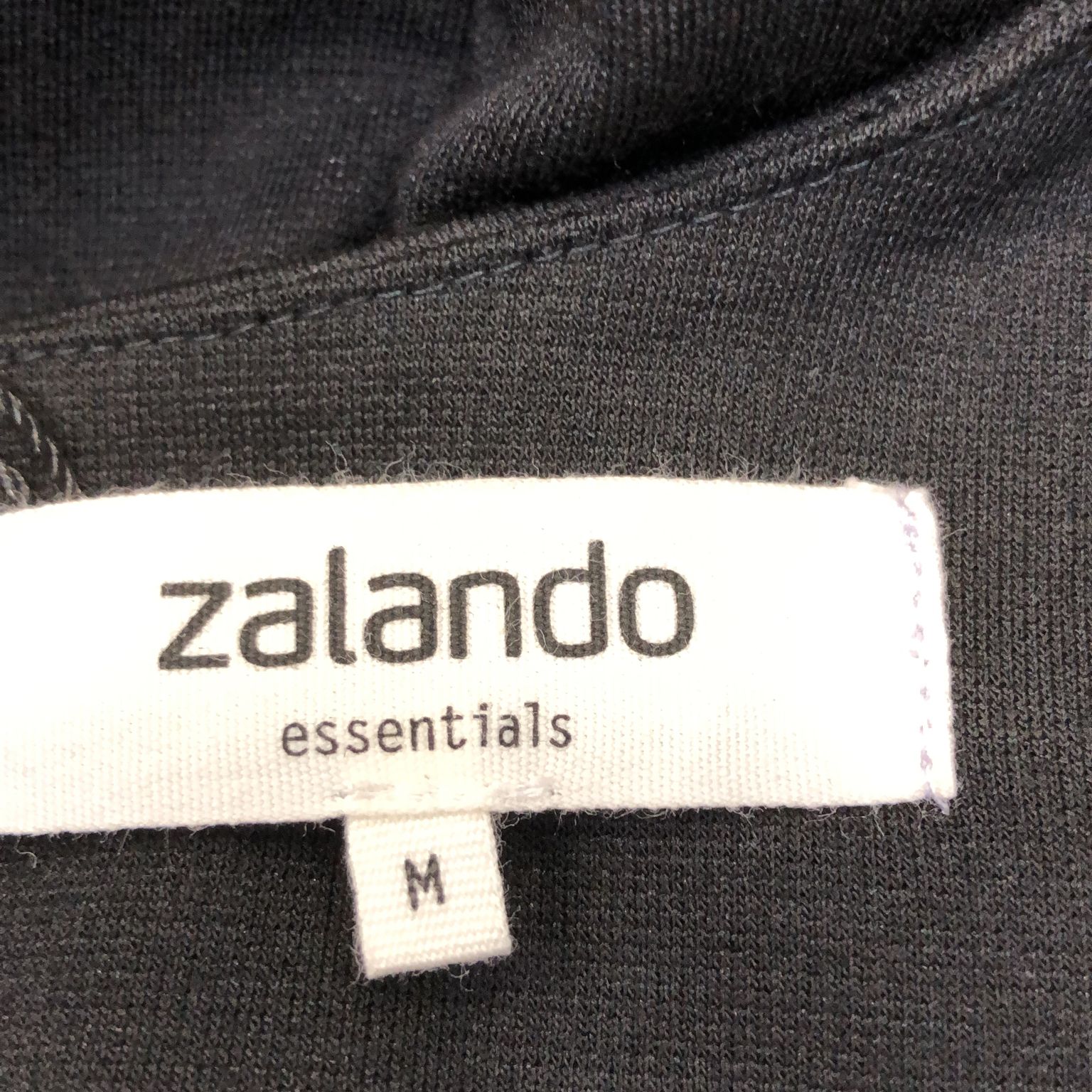 Zalando Essentials