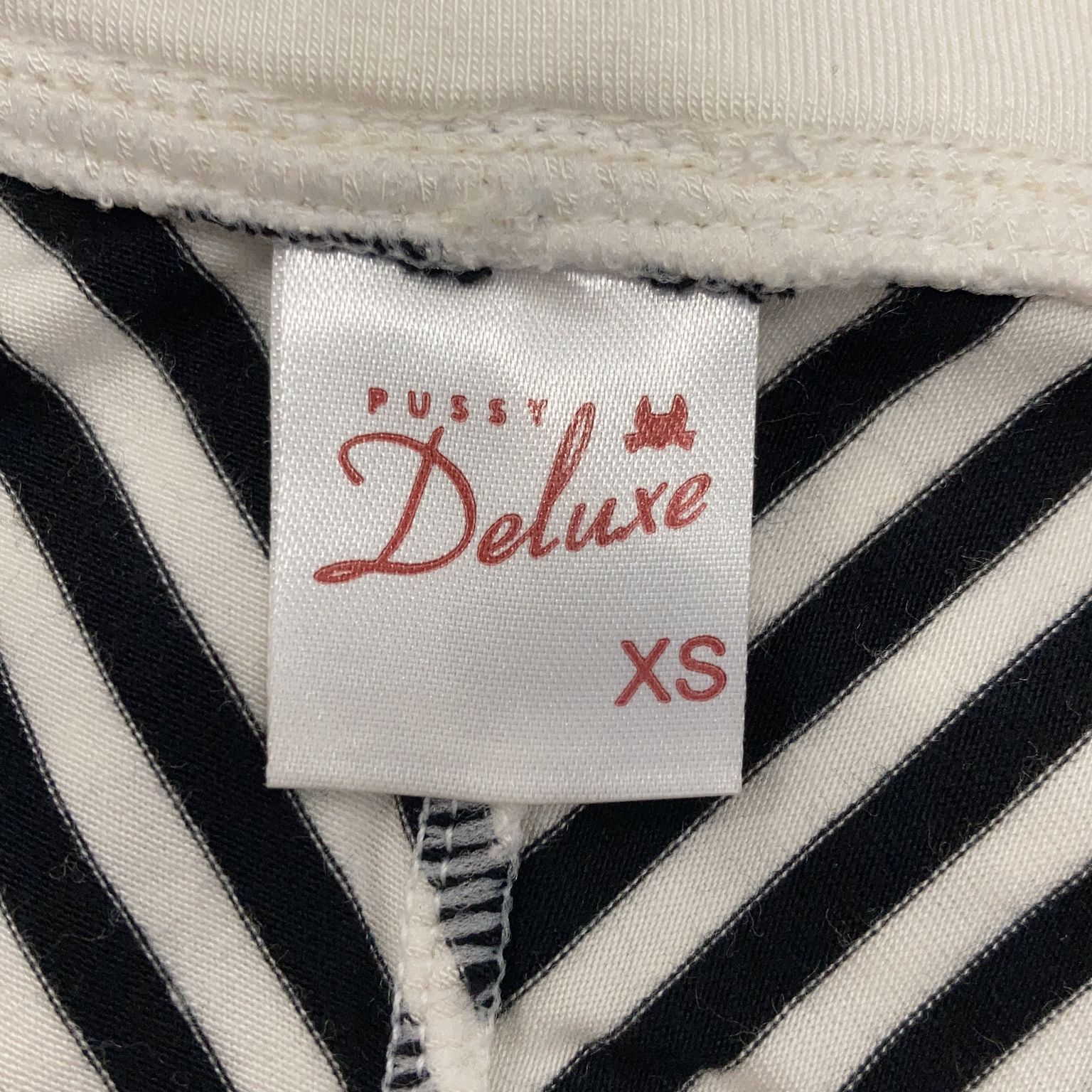 Pussy Deluxe