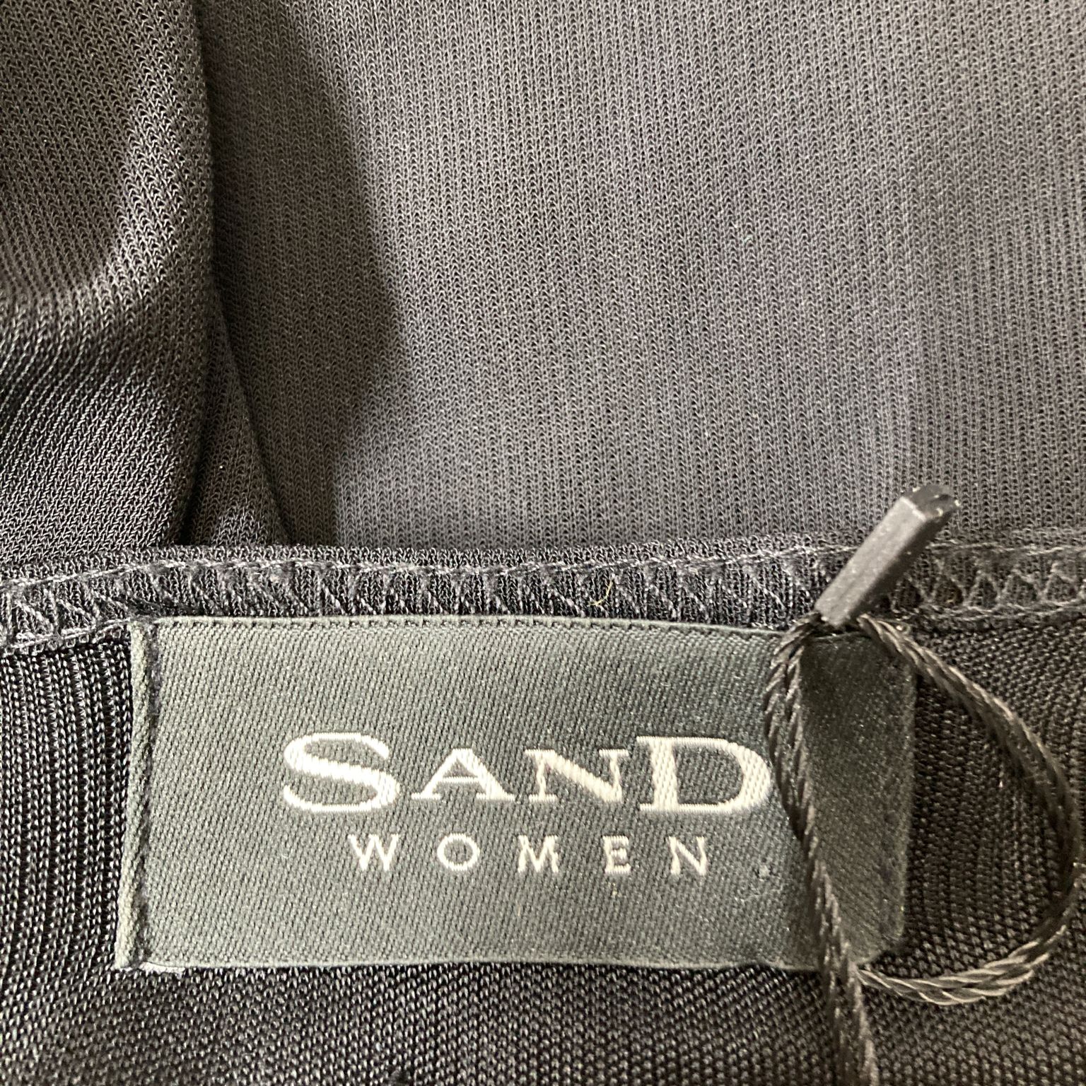 SAND Women