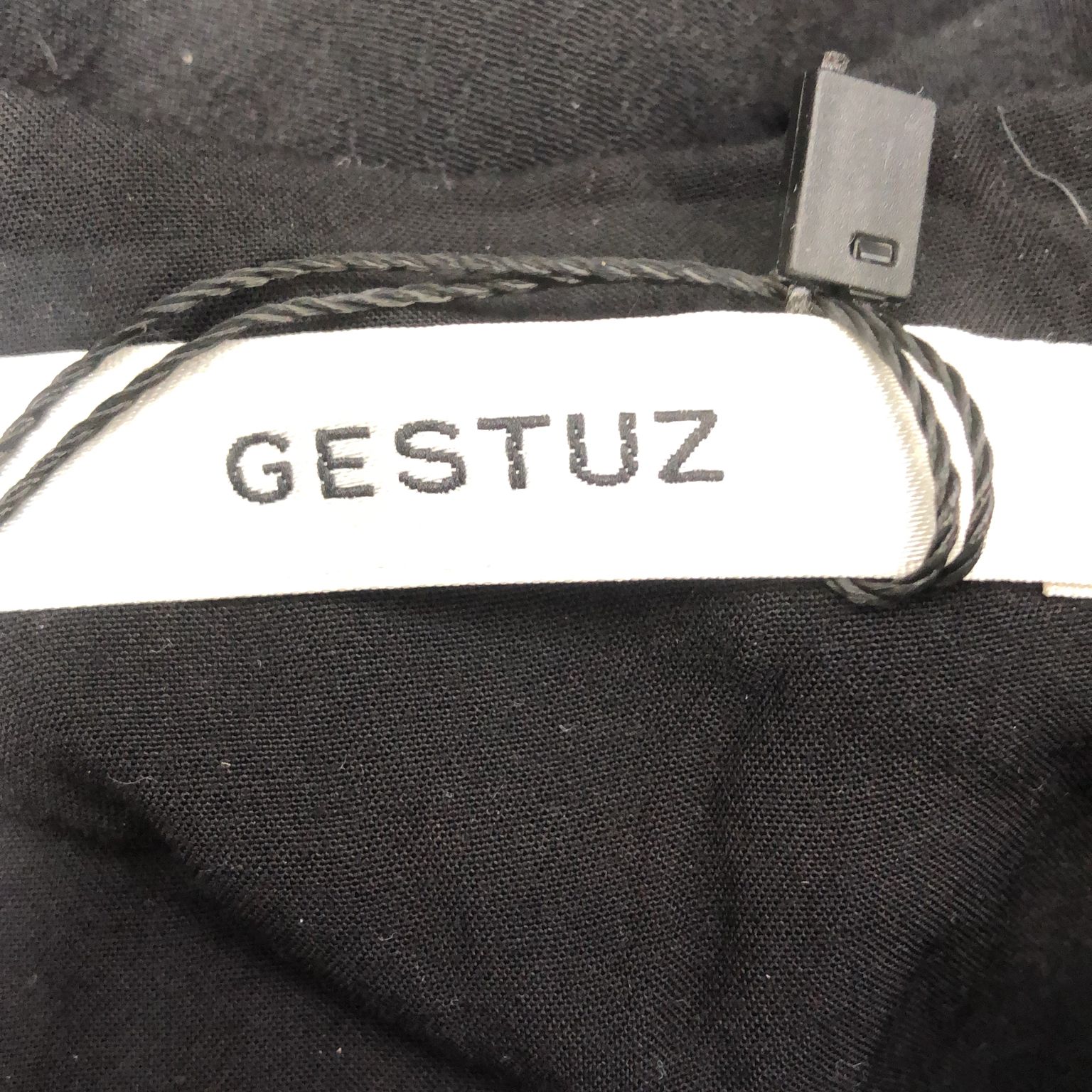 Gestuz