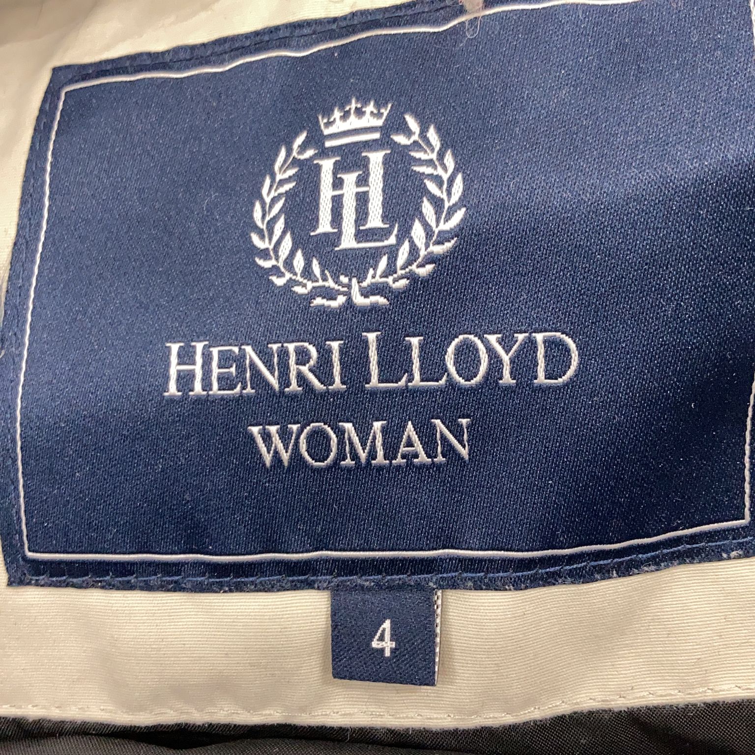 Henri Lloyd Woman