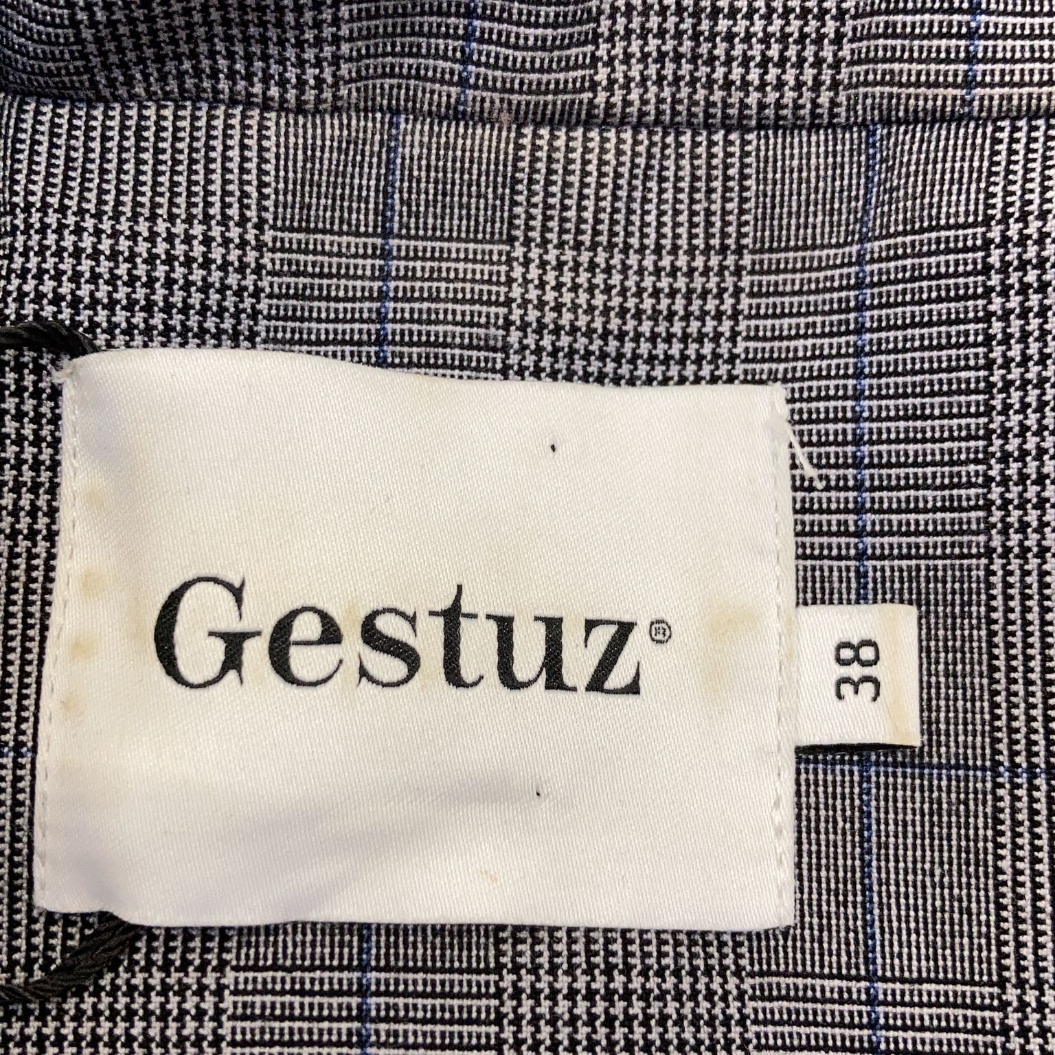 Gestuz