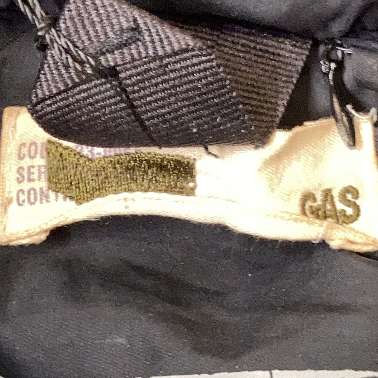 Gas