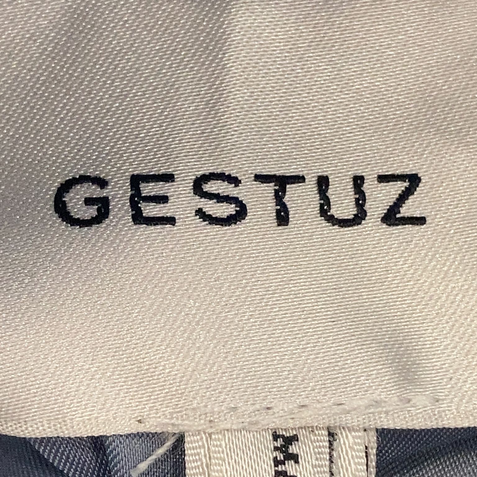 Gestuz