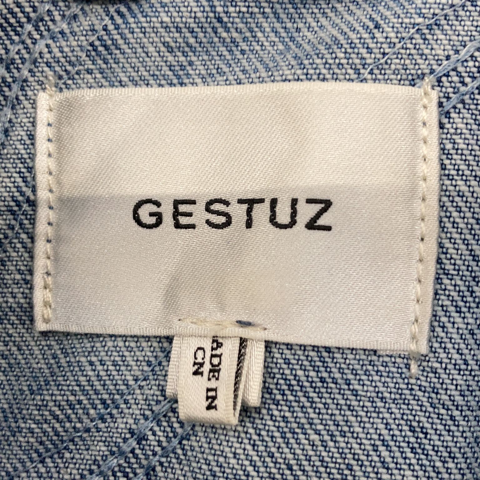 Gestuz