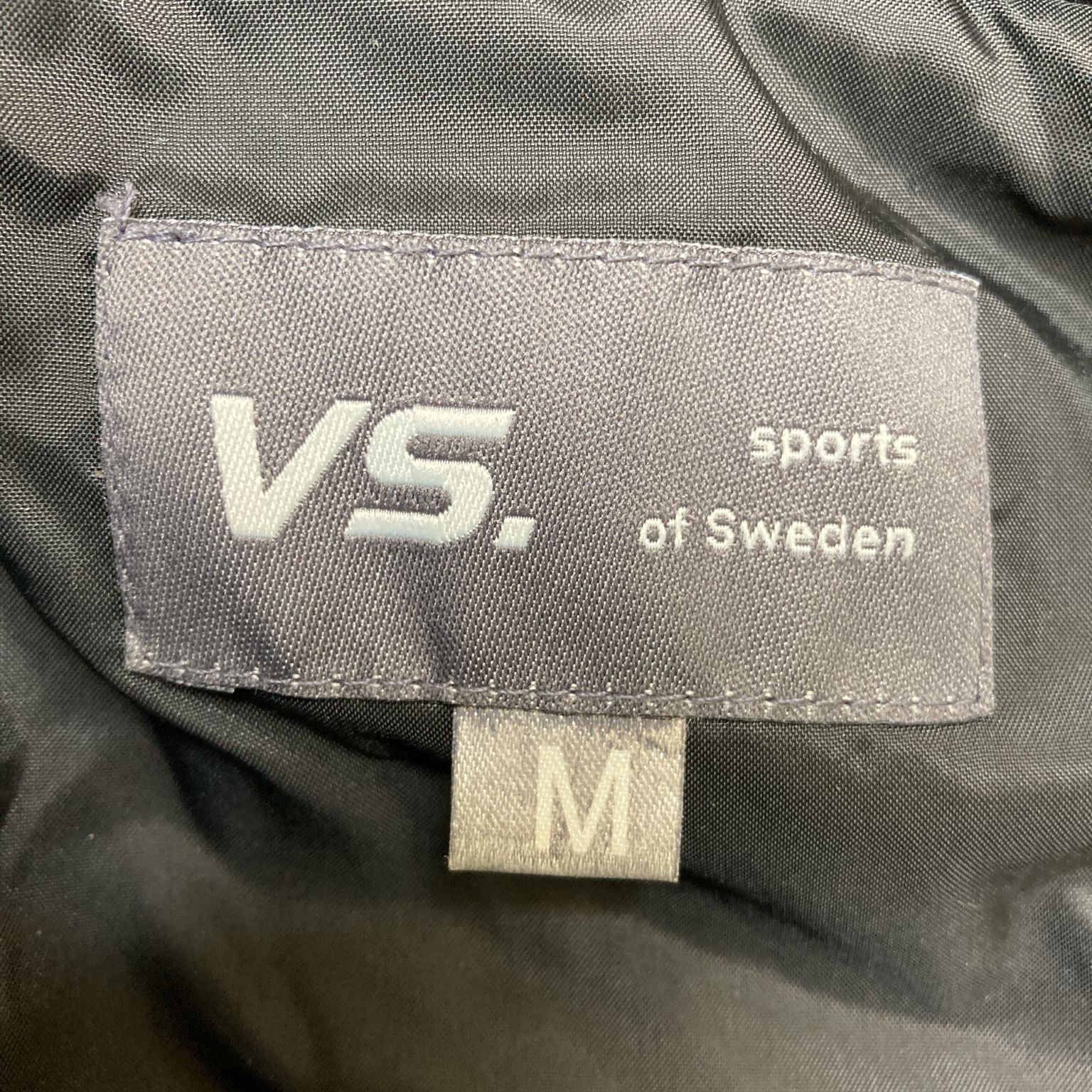 VS.