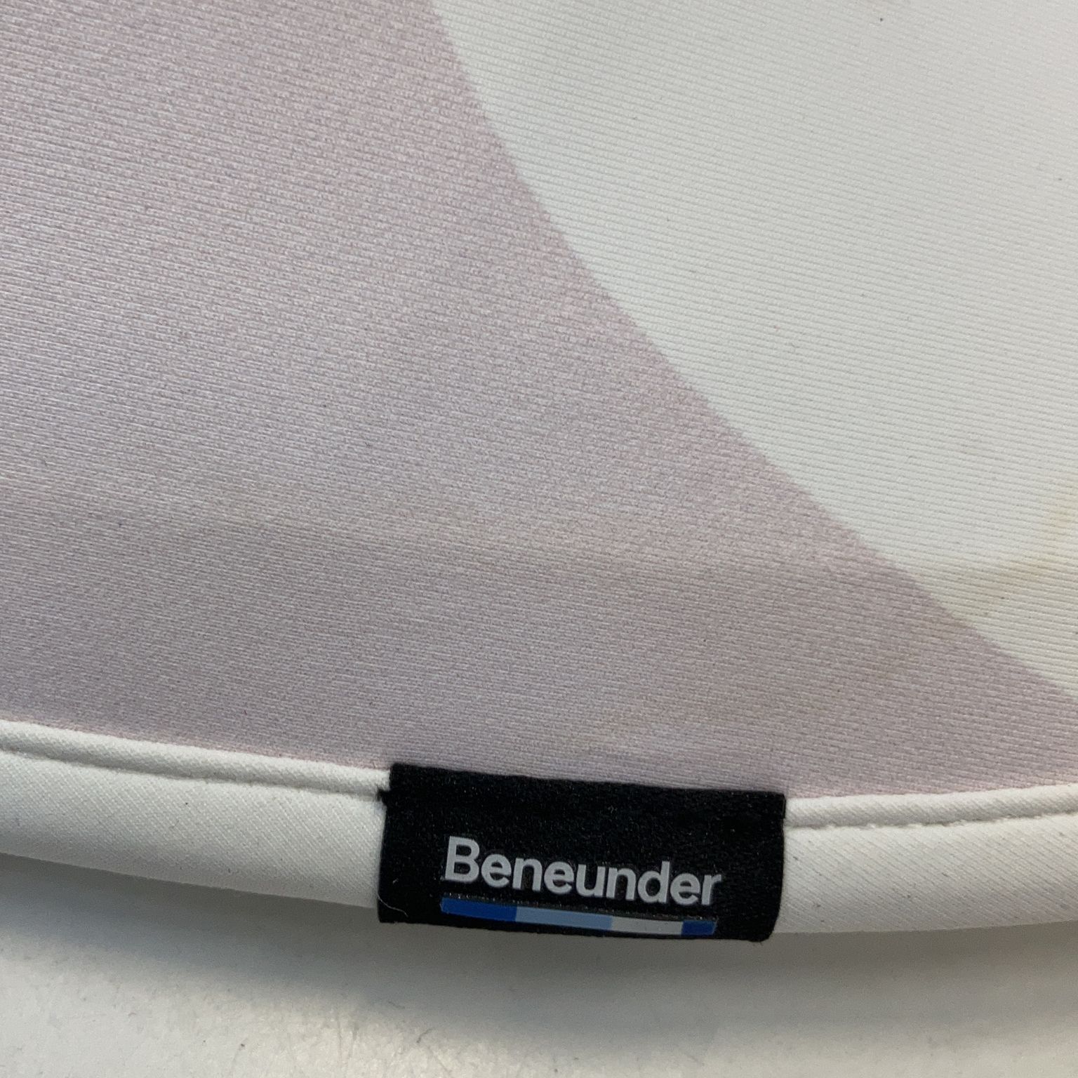 Beneunder