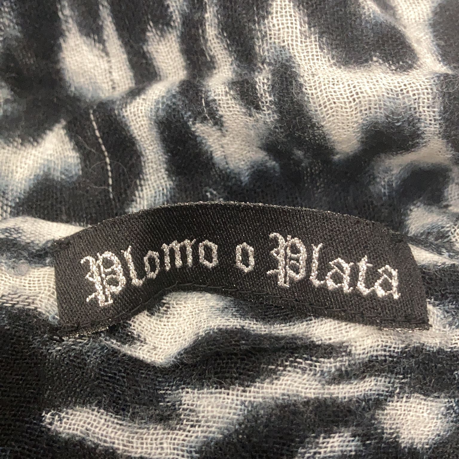 Plomo o Plata